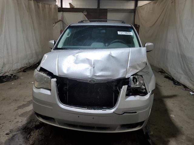 Photo 4 VIN: 2A8HR54P98R837692 - CHRYSLER TOWN & COU 