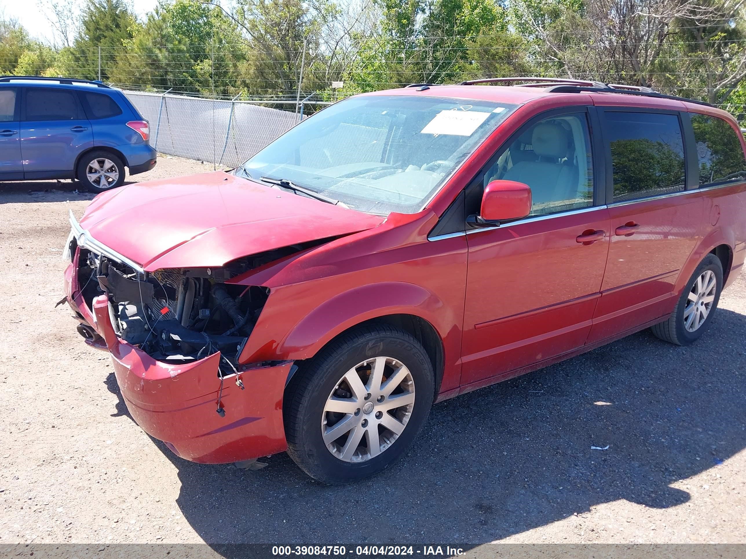 Photo 1 VIN: 2A8HR54PX8R646914 - CHRYSLER TOWN & COUNTRY 