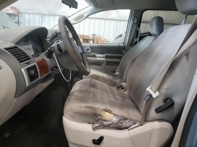 Photo 6 VIN: 2A8HR54PX8R827673 - CHRYSLER TOWN & COU 