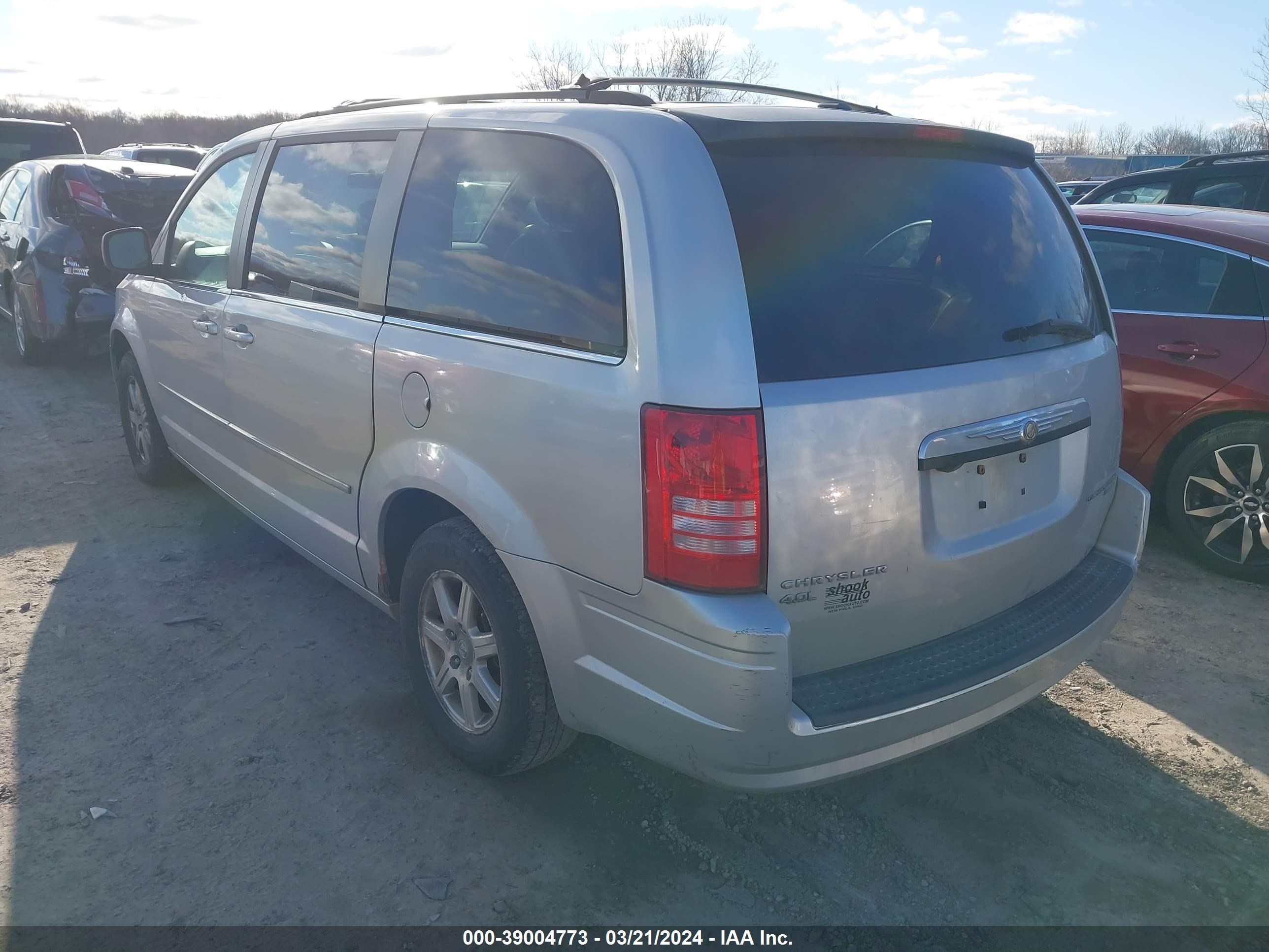 Photo 2 VIN: 2A8HR54X49R590261 - CHRYSLER TOWN & COUNTRY 