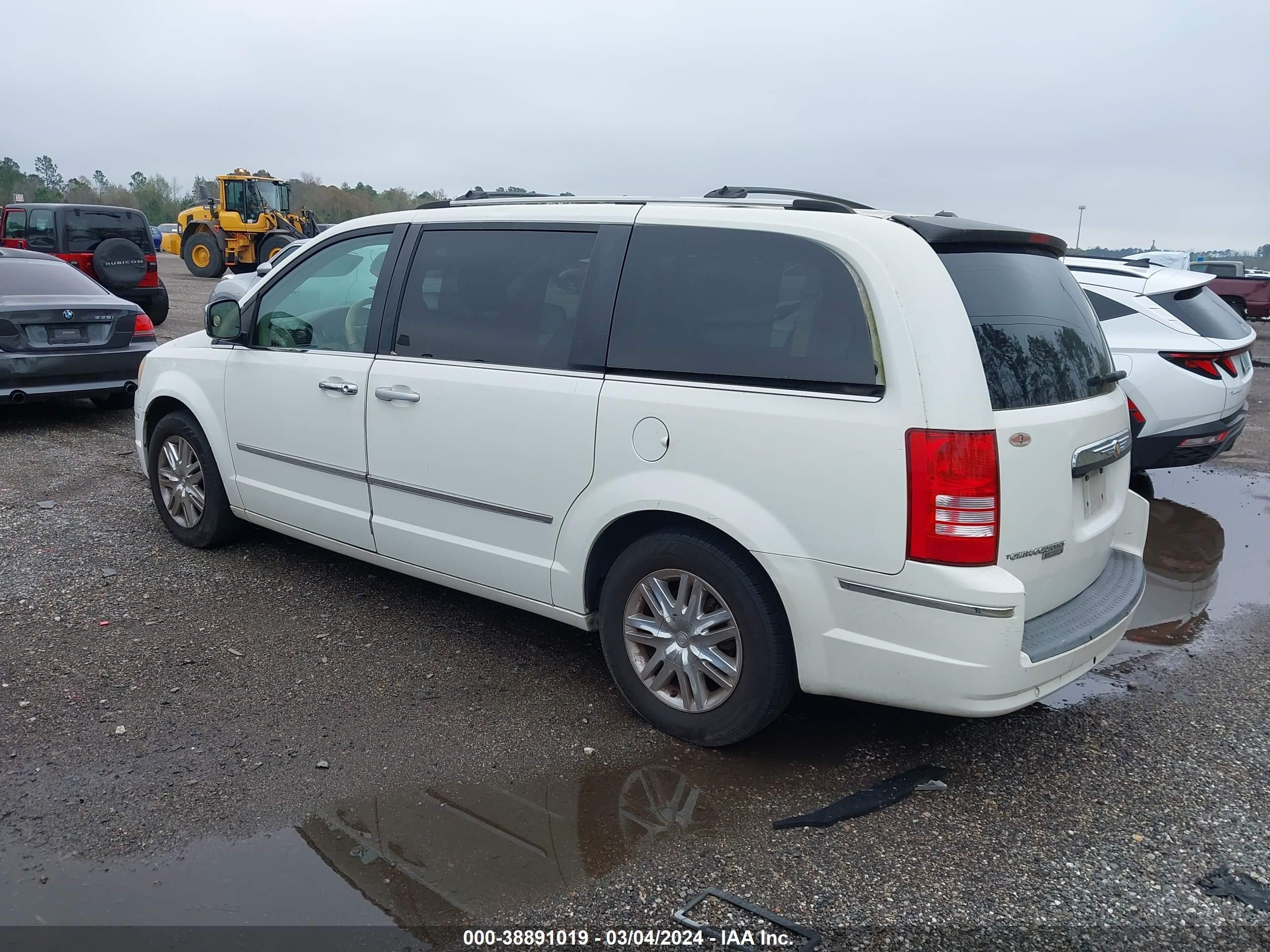 Photo 2 VIN: 2A8HR64X18R614892 - CHRYSLER TOWN & COUNTRY 