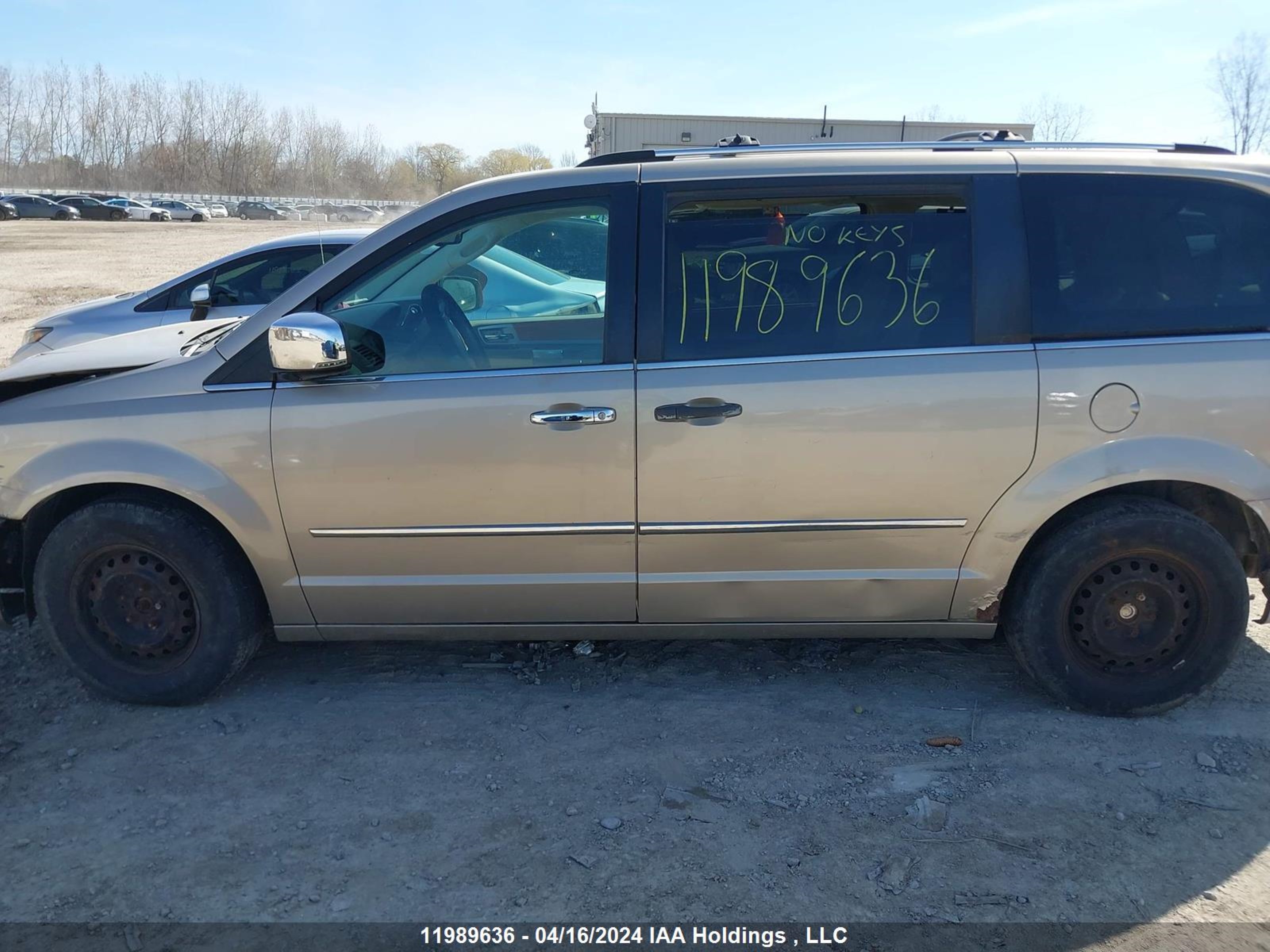 Photo 12 VIN: 2A8HR64X18R717844 - CHRYSLER TOWN & COUNTRY 