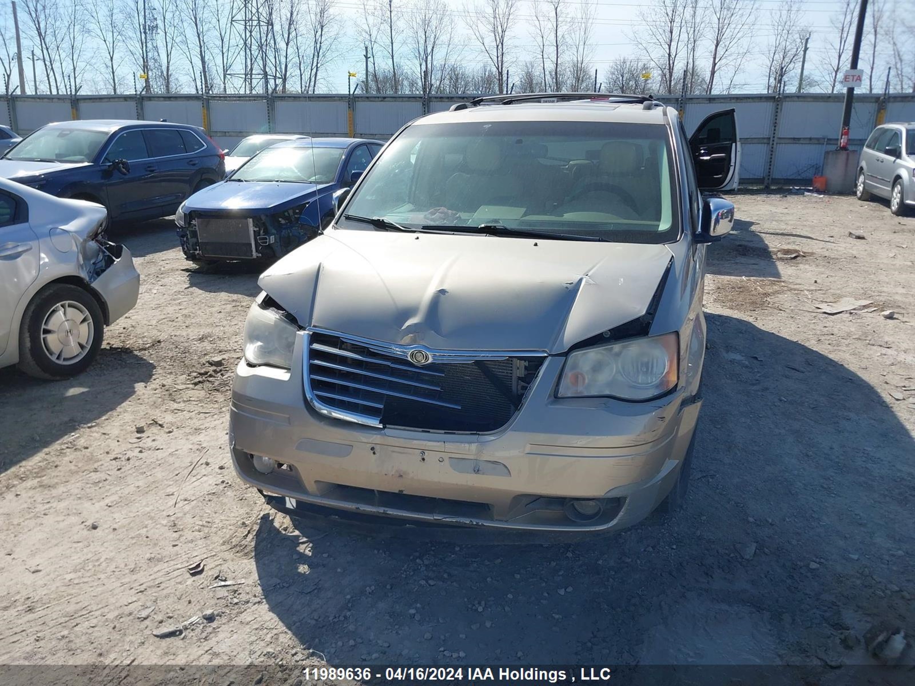 Photo 5 VIN: 2A8HR64X18R717844 - CHRYSLER TOWN & COUNTRY 