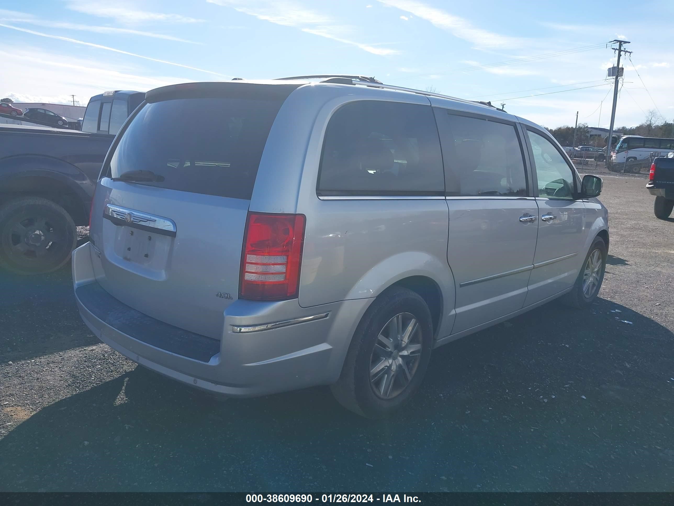 Photo 3 VIN: 2A8HR64X18R787330 - CHRYSLER TOWN & COUNTRY 