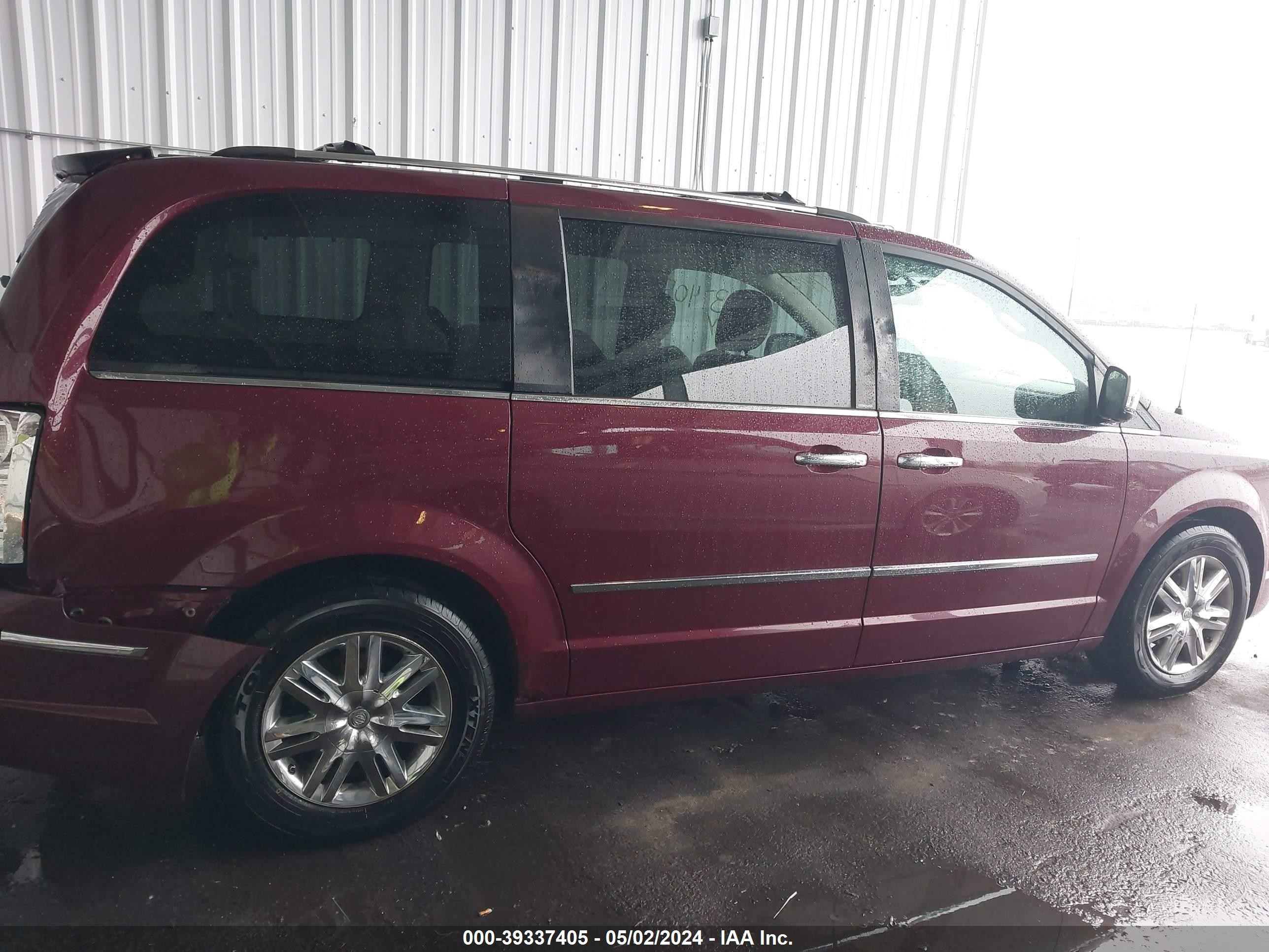 Photo 12 VIN: 2A8HR64X19R686449 - CHRYSLER TOWN & COUNTRY 