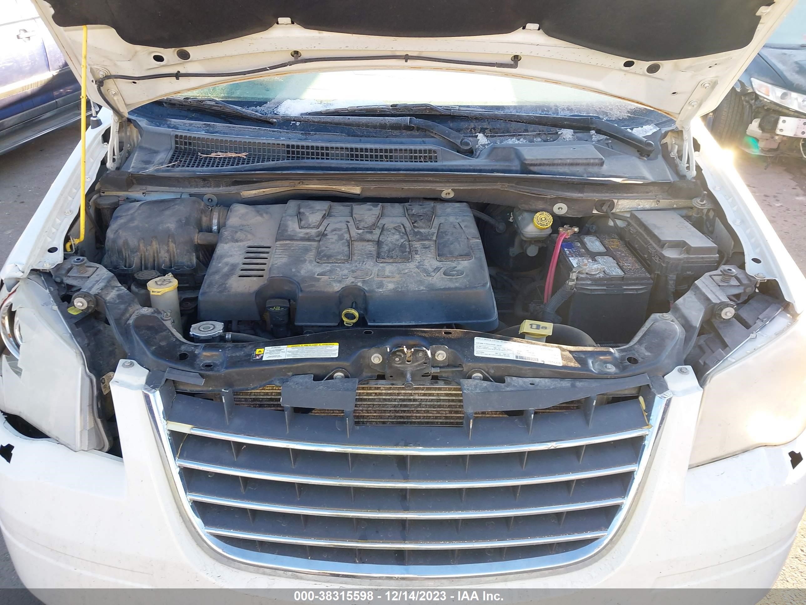 Photo 9 VIN: 2A8HR64X38R137107 - CHRYSLER TOWN & COUNTRY 