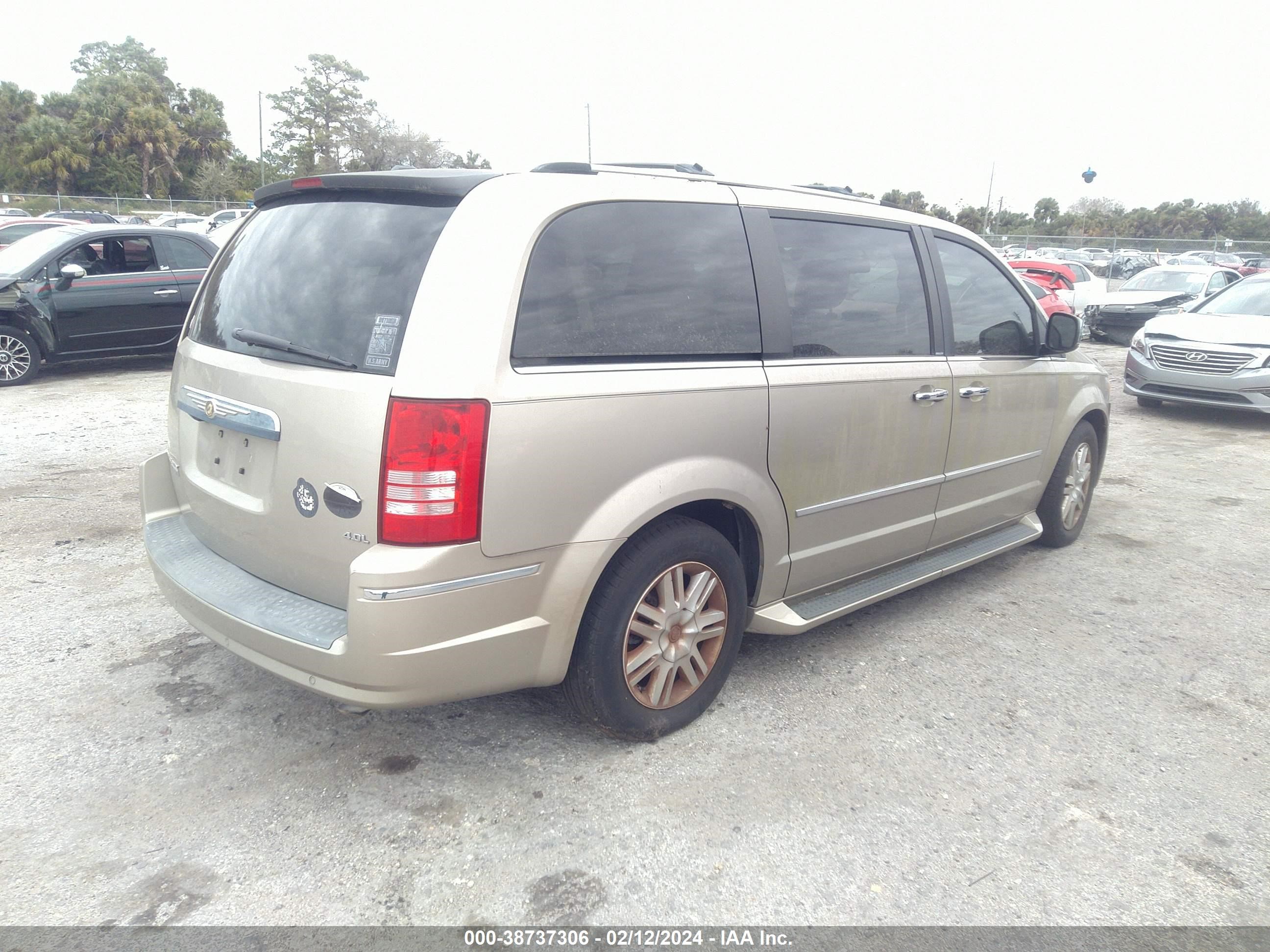 Photo 3 VIN: 2A8HR64X38R149791 - CHRYSLER TOWN & COUNTRY 