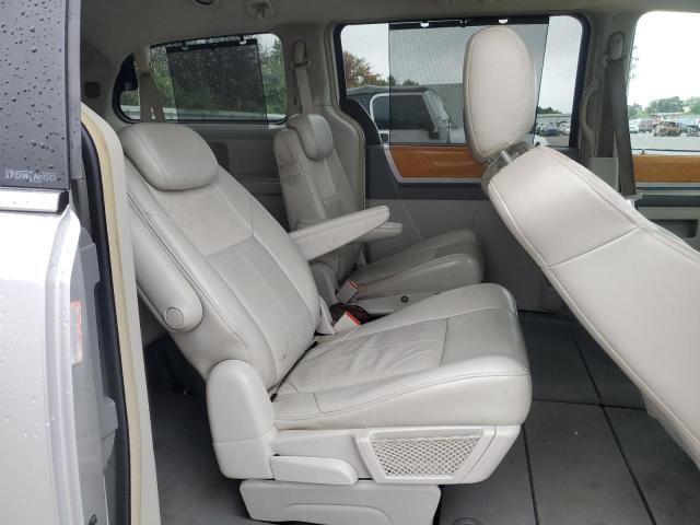 Photo 10 VIN: 2A8HR64X38R644749 - CHRYSLER TOWN-COU 