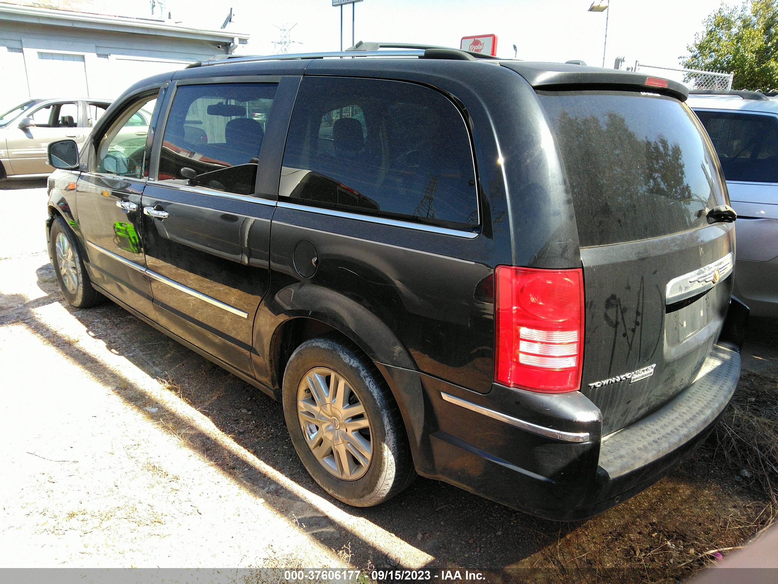 Photo 2 VIN: 2A8HR64X38R689979 - CHRYSLER TOWN & COUNTRY 