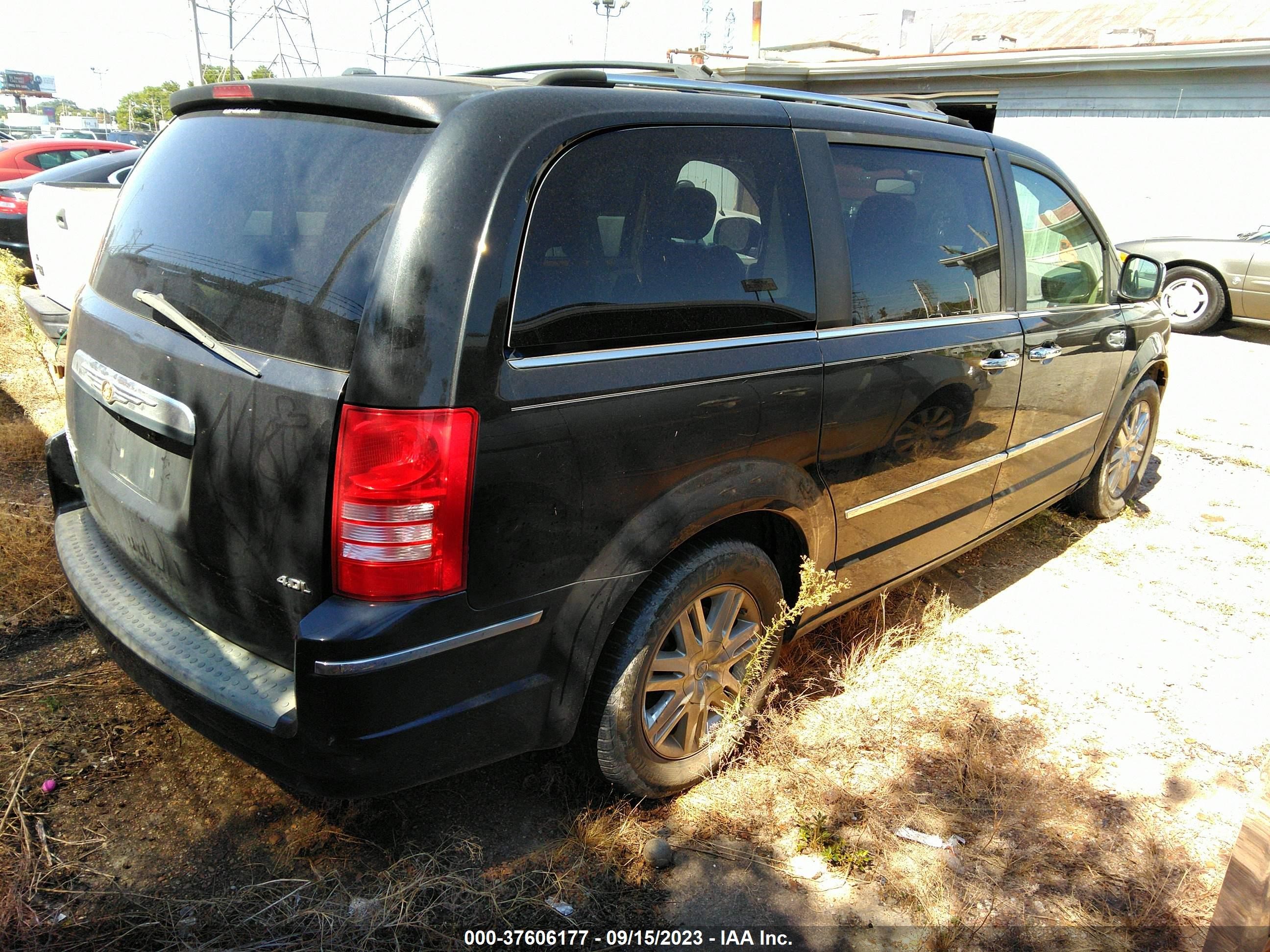 Photo 3 VIN: 2A8HR64X38R689979 - CHRYSLER TOWN & COUNTRY 