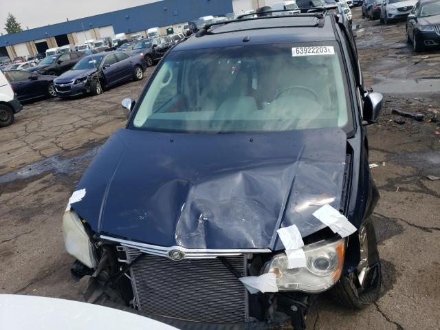 Photo 4 VIN: 2A8HR64X38R689982 - CHRYSLER TOWN & COU 