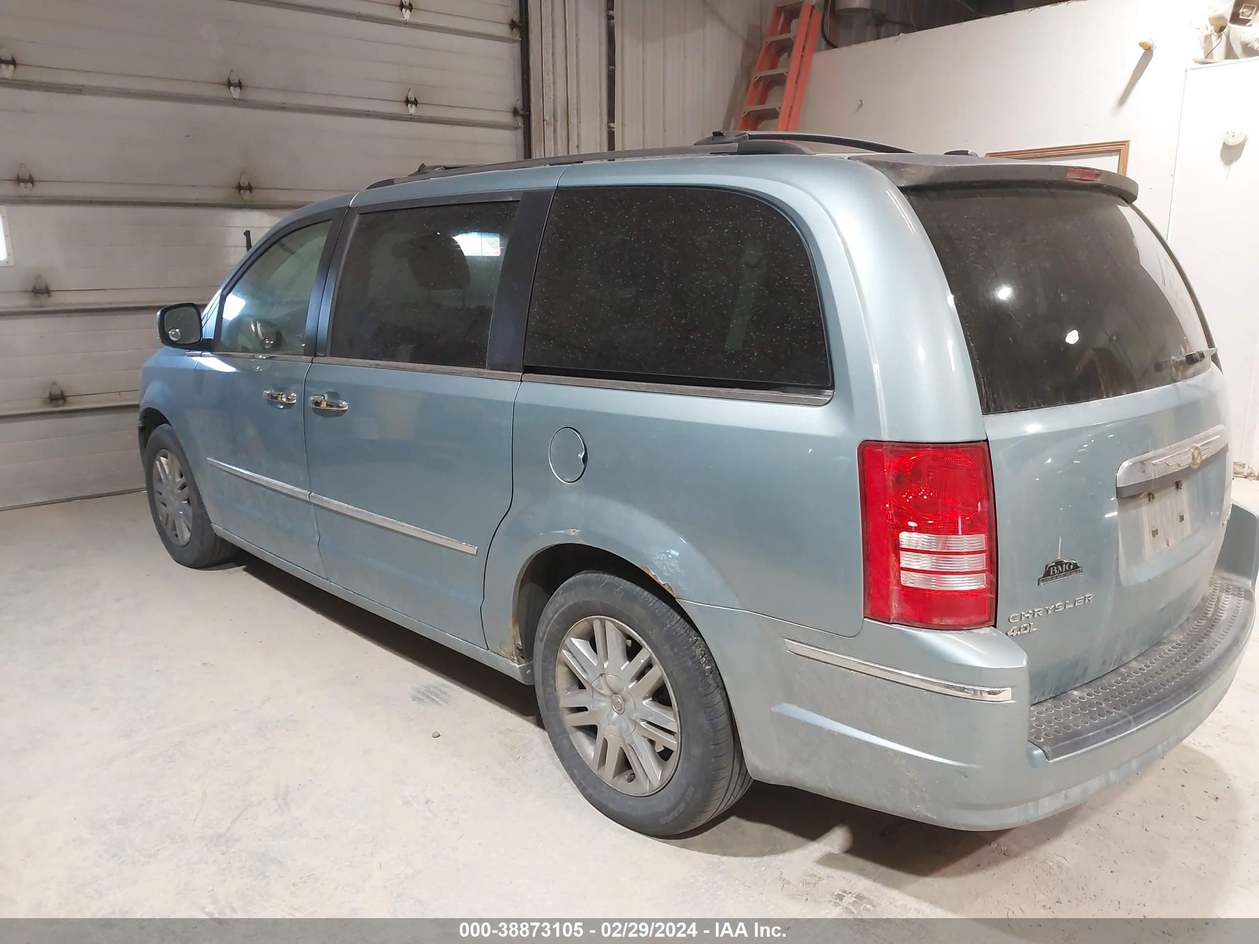 Photo 2 VIN: 2A8HR64X39R536553 - CHRYSLER TOWN & COUNTRY 