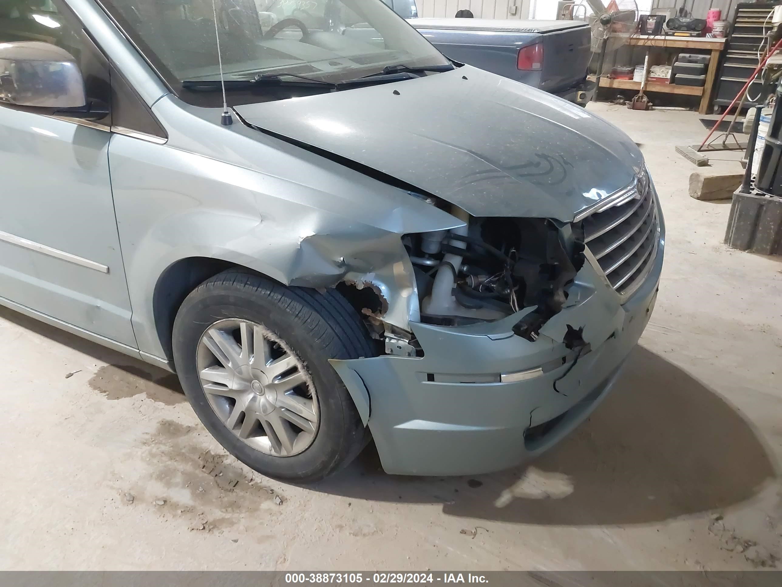 Photo 5 VIN: 2A8HR64X39R536553 - CHRYSLER TOWN & COUNTRY 