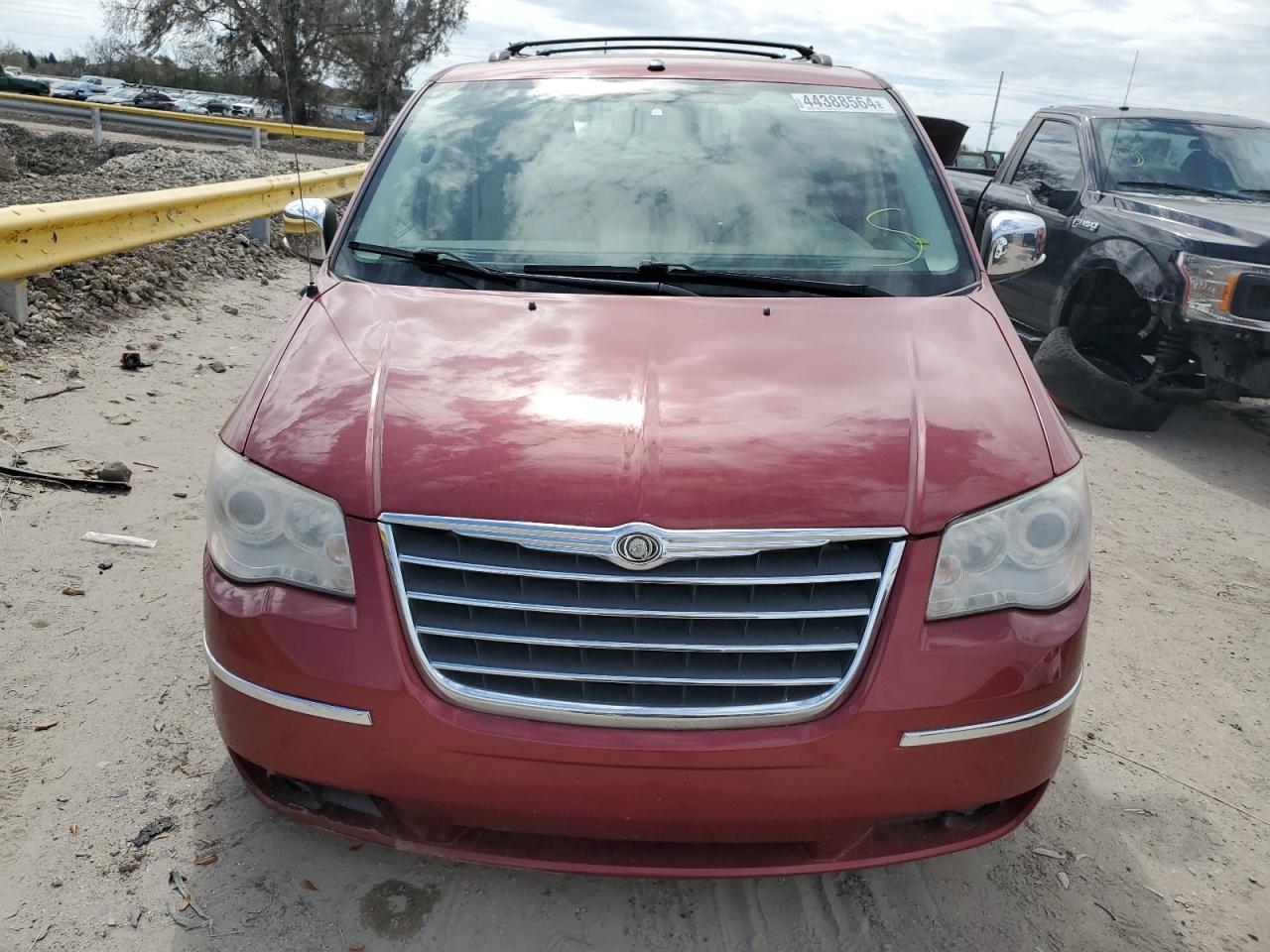 Photo 4 VIN: 2A8HR64X58R723260 - CHRYSLER TOWN & COUNTRY 