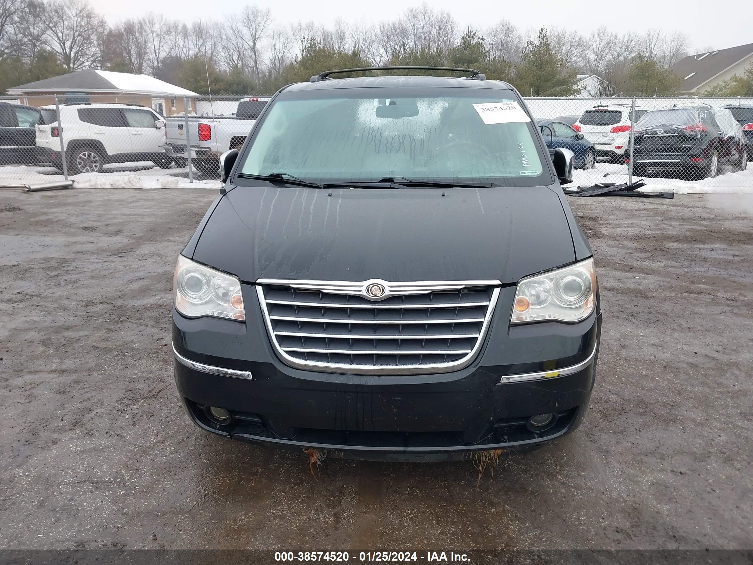 Photo 11 VIN: 2A8HR64X58R752970 - CHRYSLER TOWN & COUNTRY 