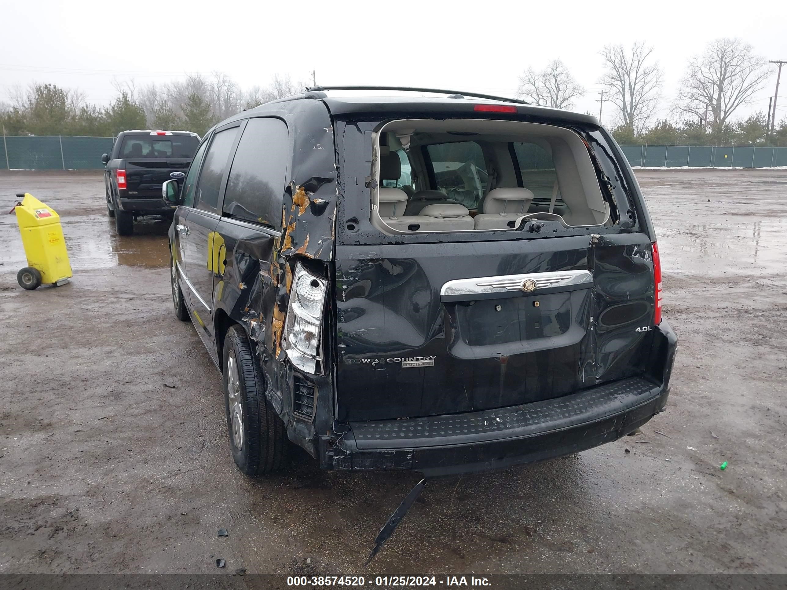 Photo 5 VIN: 2A8HR64X58R752970 - CHRYSLER TOWN & COUNTRY 