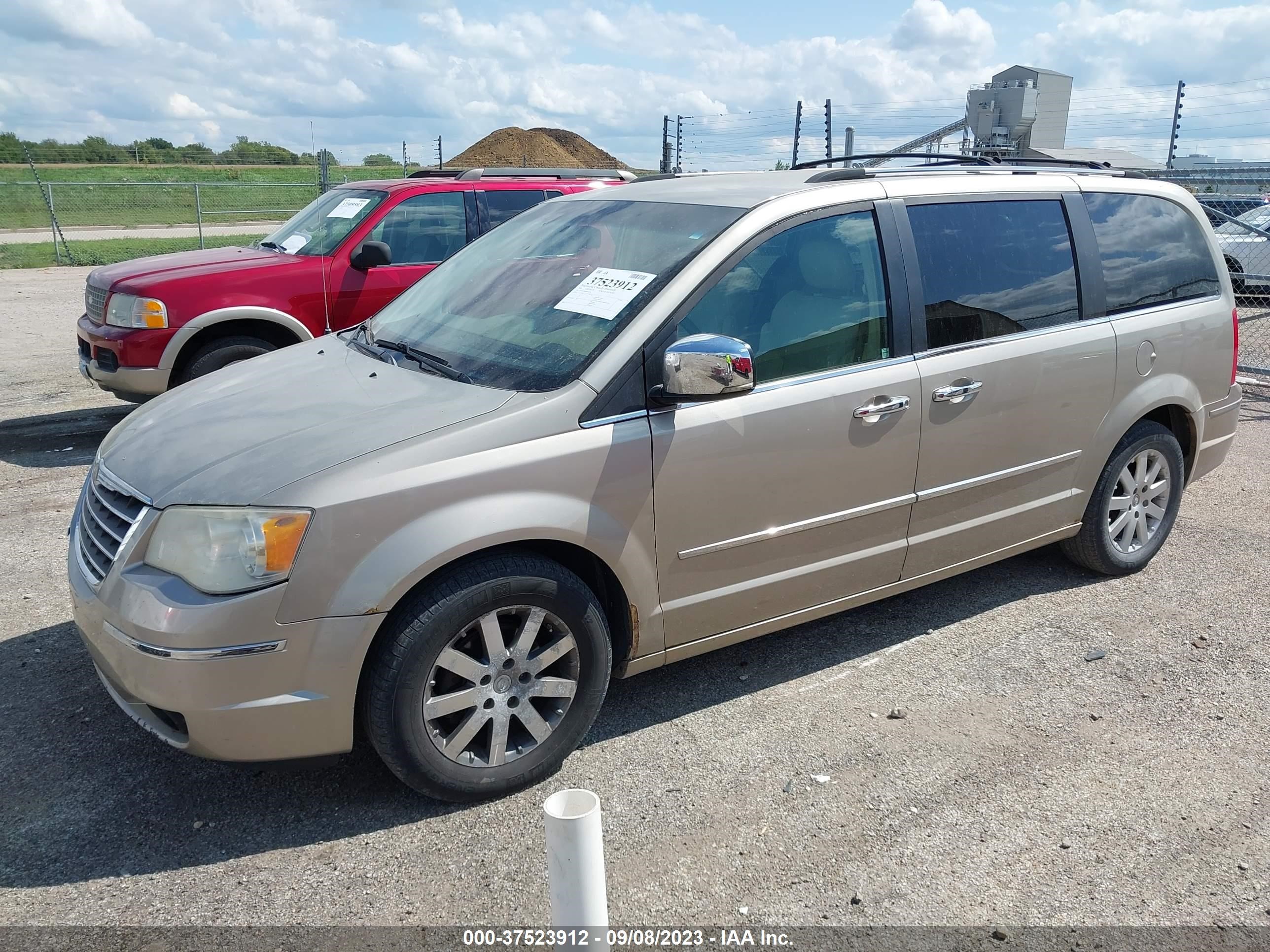 Photo 1 VIN: 2A8HR64X68R662520 - CHRYSLER TOWN & COUNTRY 