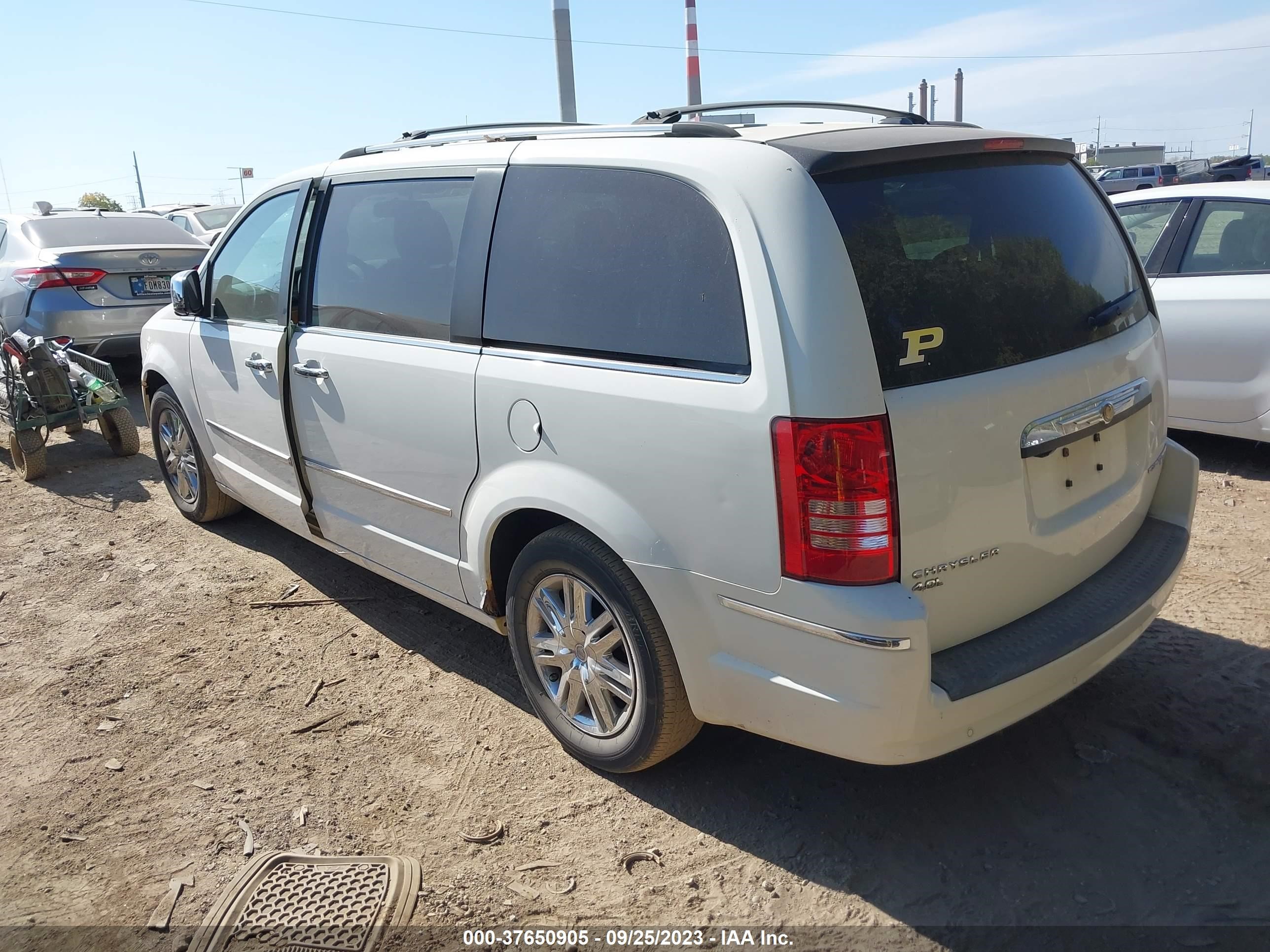 Photo 2 VIN: 2A8HR64X69R676872 - CHRYSLER TOWN & COUNTRY 