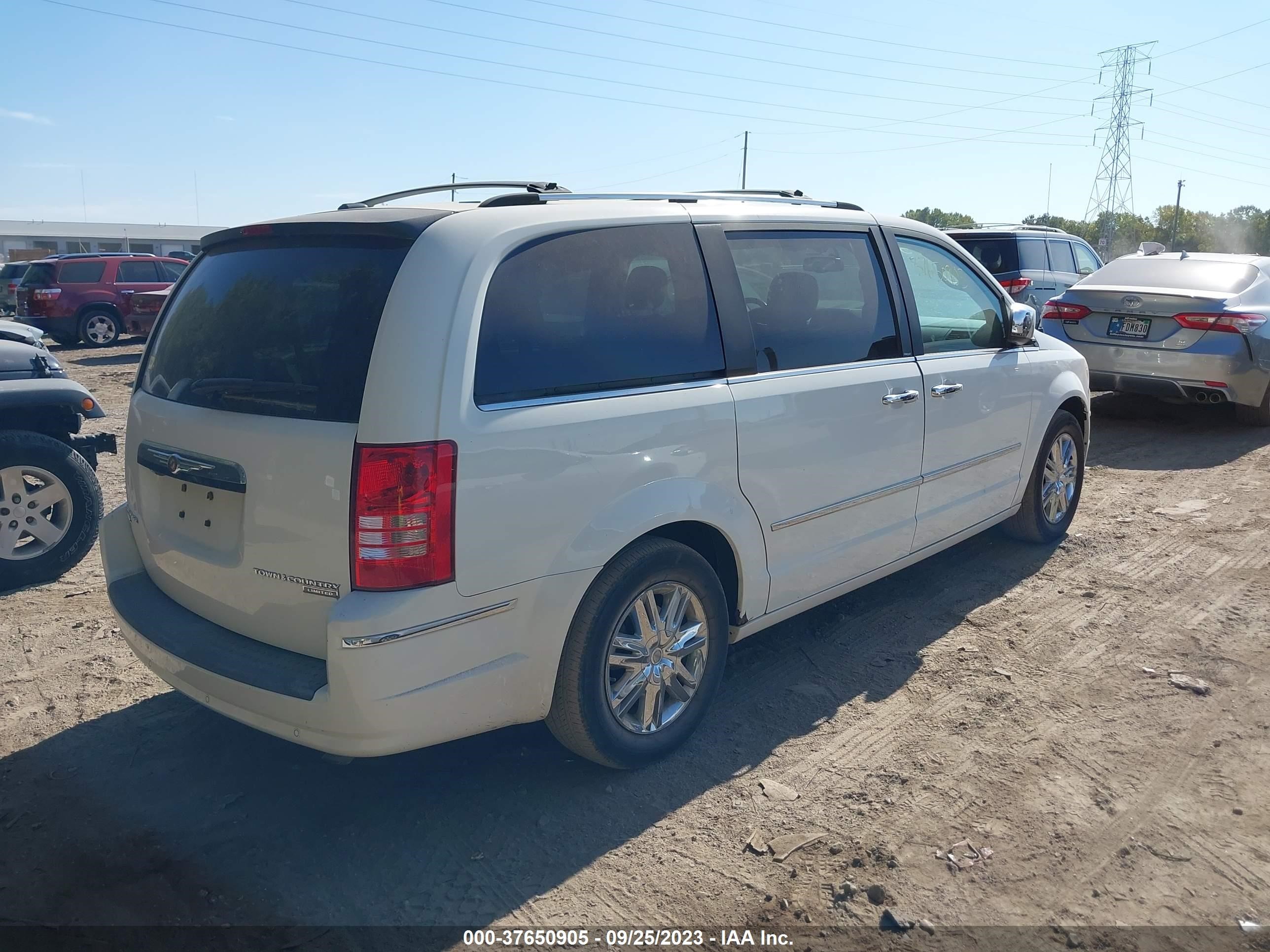 Photo 3 VIN: 2A8HR64X69R676872 - CHRYSLER TOWN & COUNTRY 