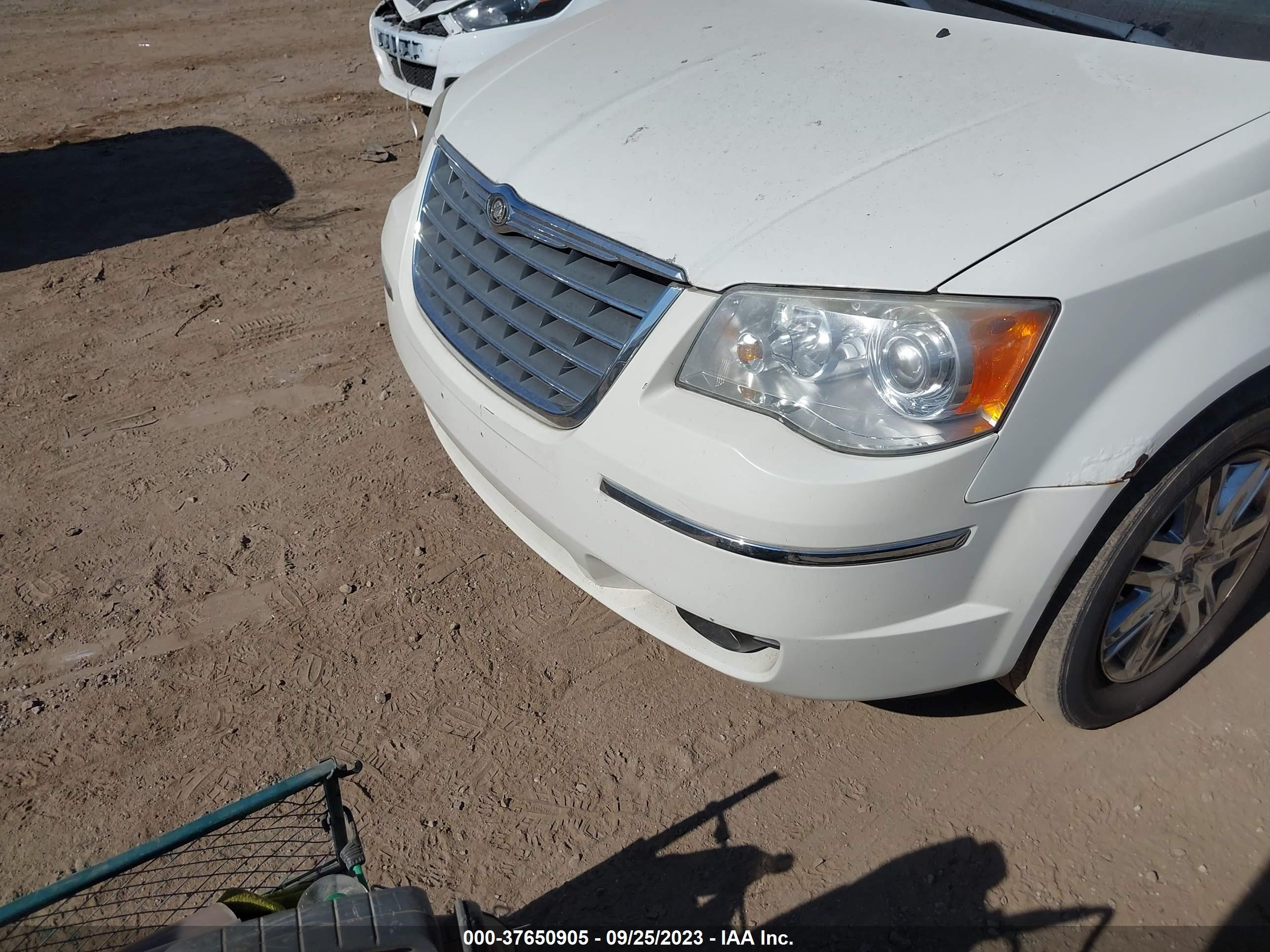 Photo 5 VIN: 2A8HR64X69R676872 - CHRYSLER TOWN & COUNTRY 