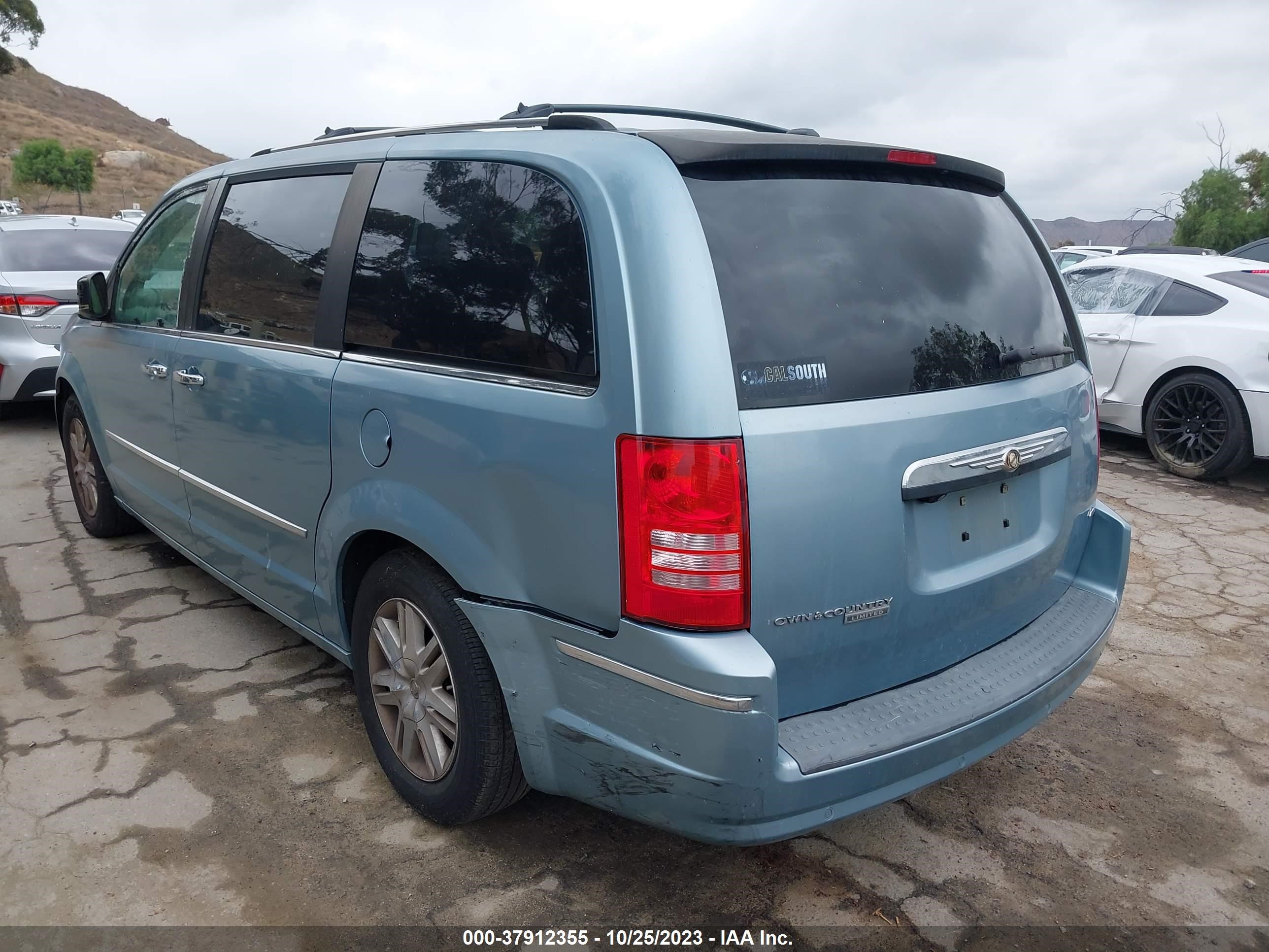 Photo 2 VIN: 2A8HR64X78R614315 - CHRYSLER TOWN & COUNTRY 