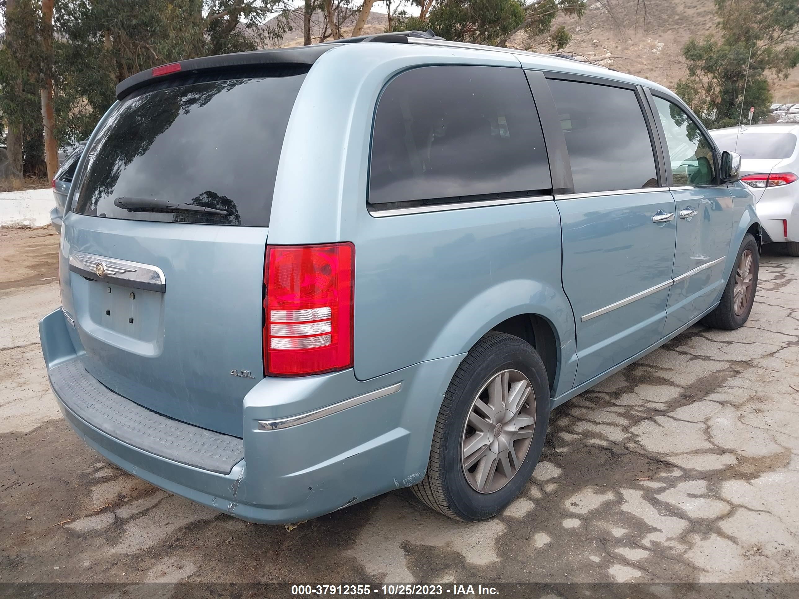 Photo 3 VIN: 2A8HR64X78R614315 - CHRYSLER TOWN & COUNTRY 