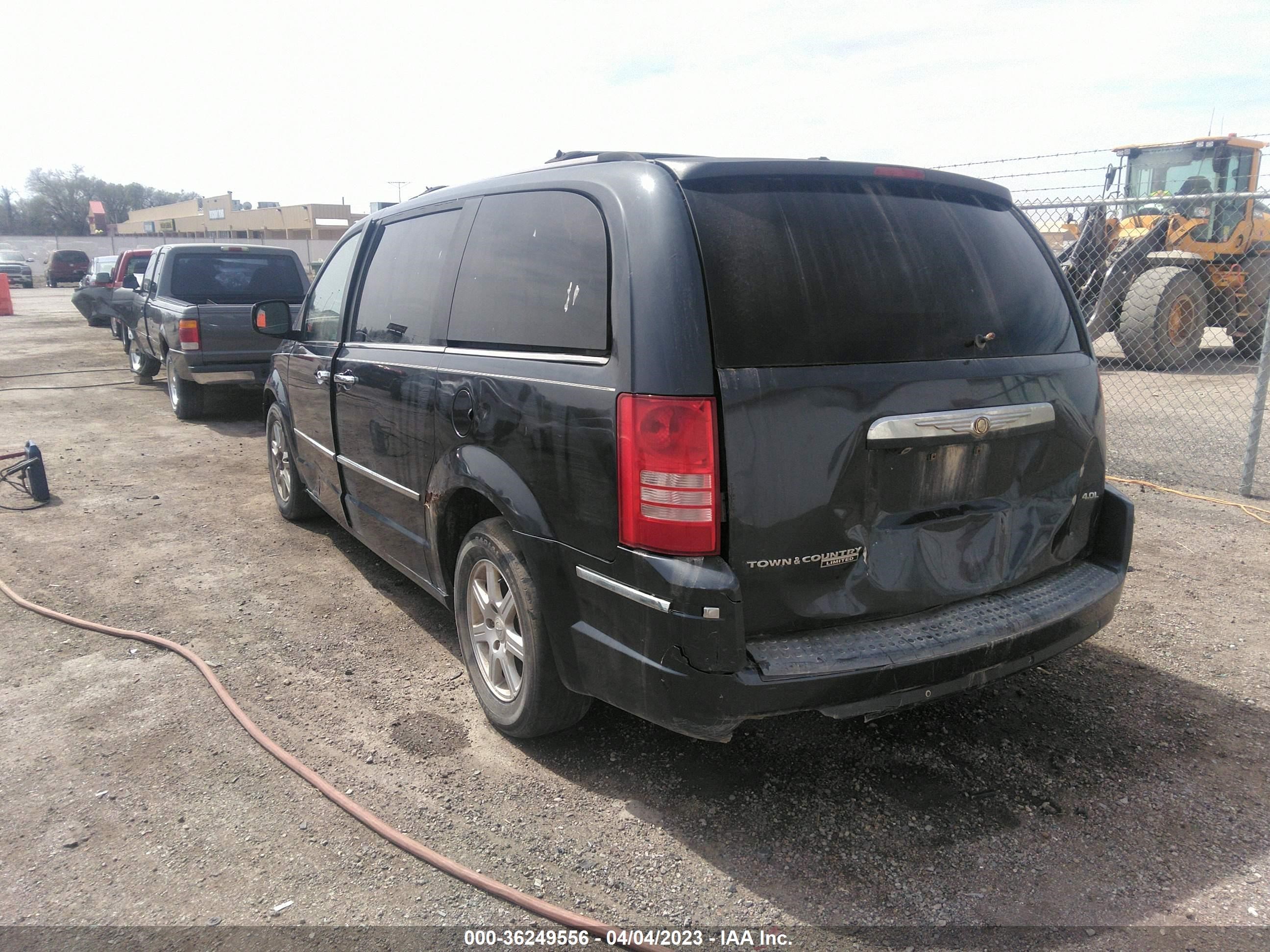 Photo 2 VIN: 2A8HR64X88R143291 - CHRYSLER TOWN & COUNTRY 