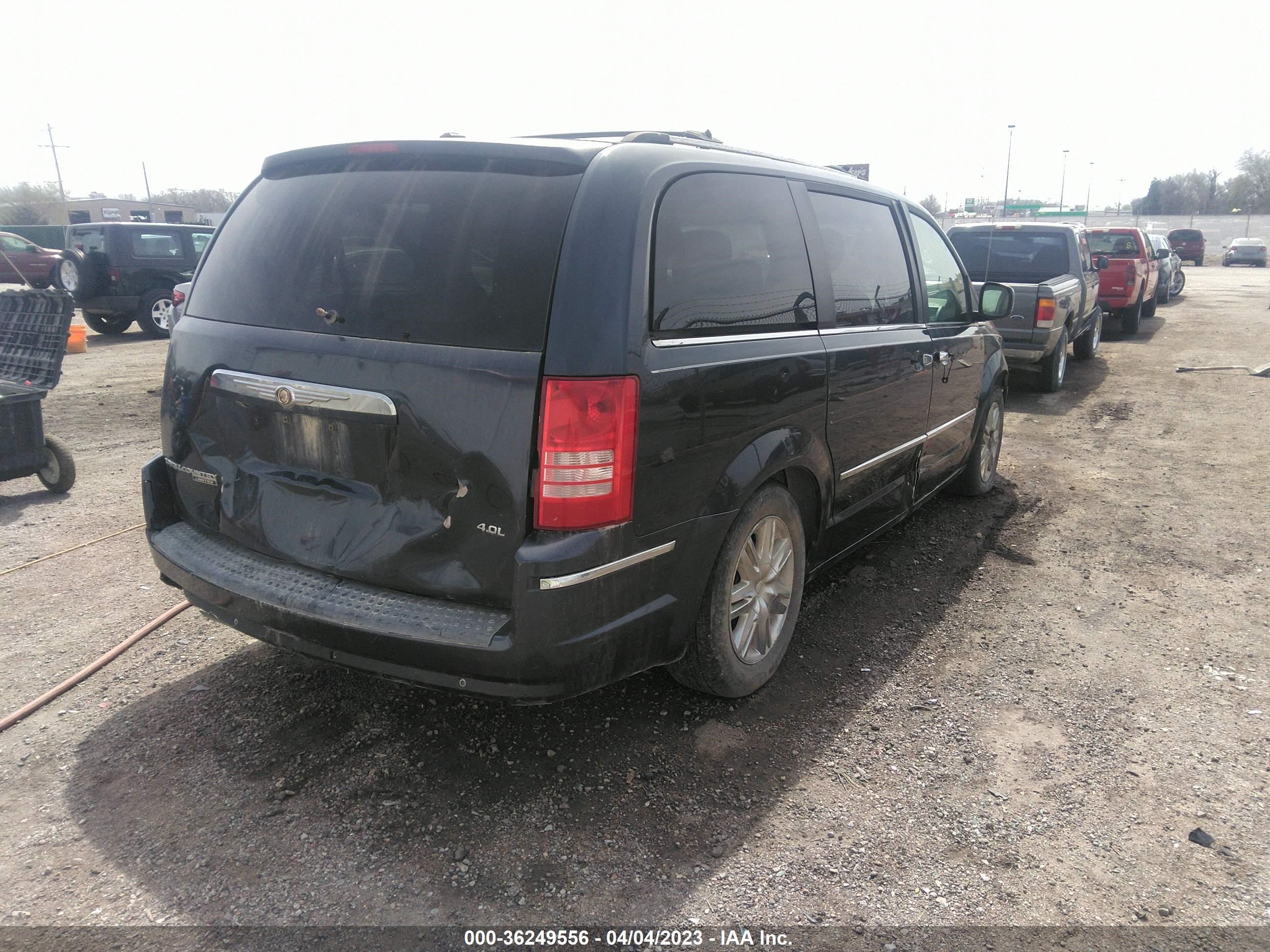 Photo 3 VIN: 2A8HR64X88R143291 - CHRYSLER TOWN & COUNTRY 