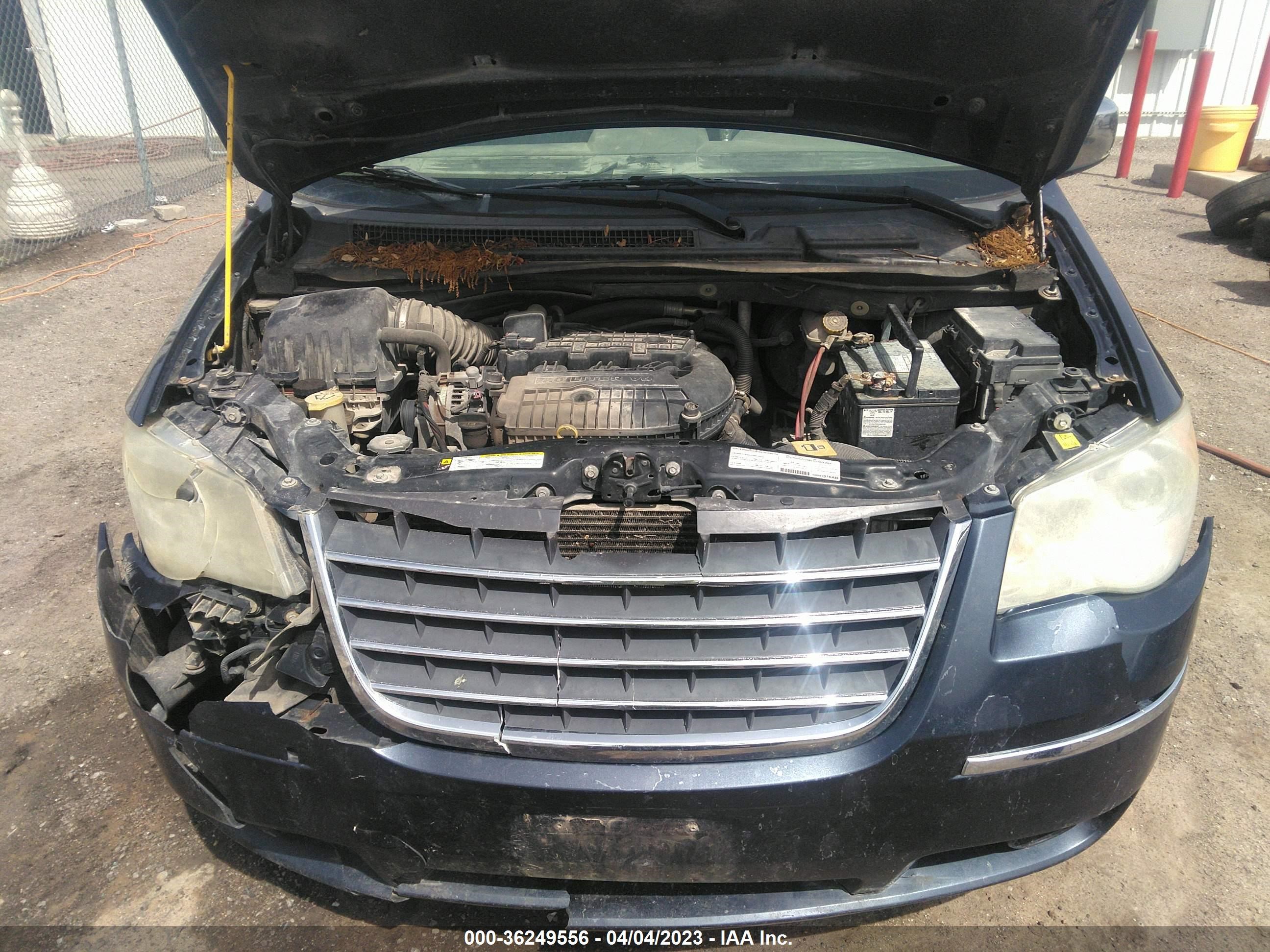 Photo 9 VIN: 2A8HR64X88R143291 - CHRYSLER TOWN & COUNTRY 