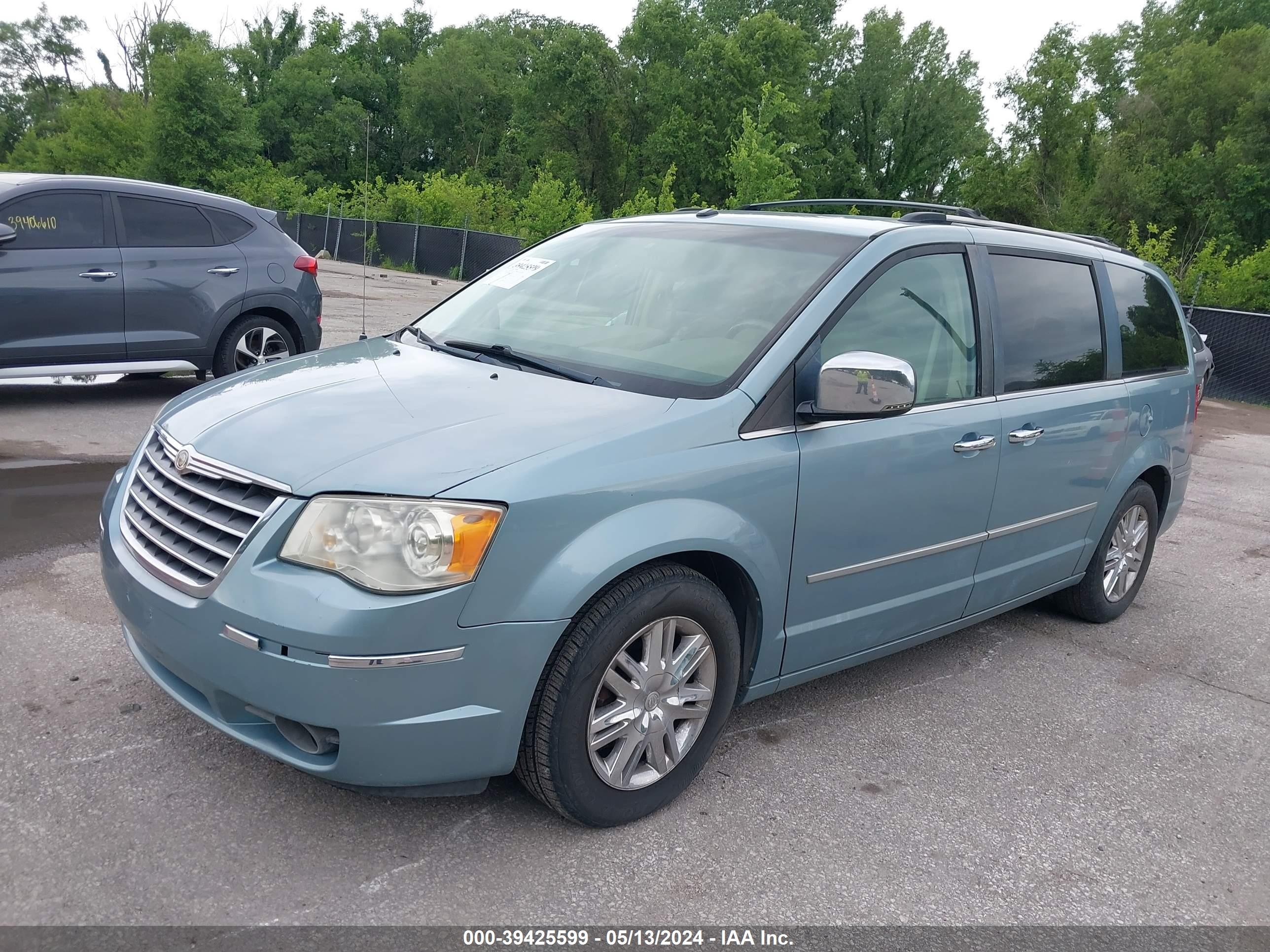 Photo 1 VIN: 2A8HR64XX8R629522 - CHRYSLER TOWN & COUNTRY 