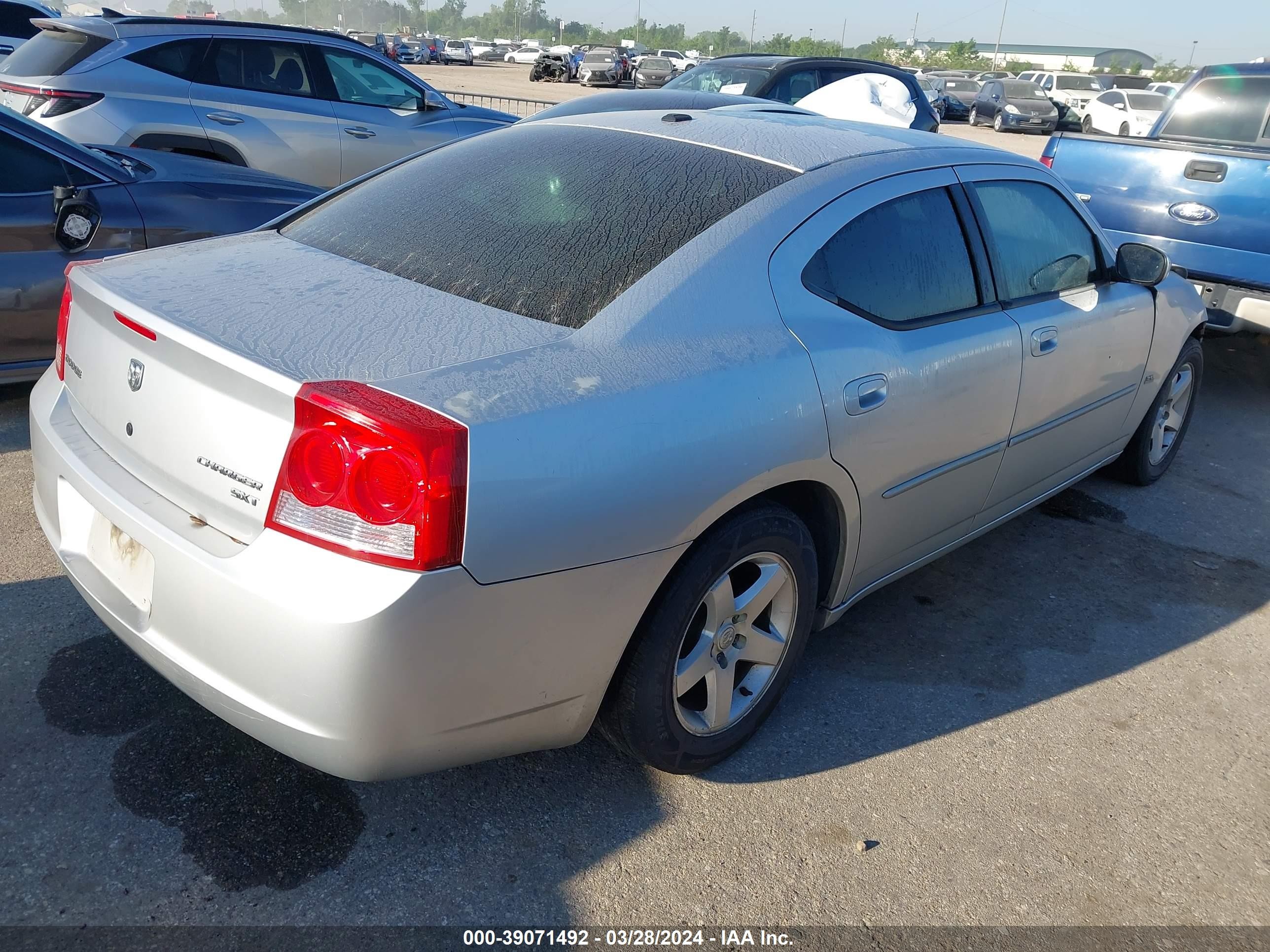 Photo 3 VIN: 2B3CA3CV1AH100254 - DODGE CHARGER 