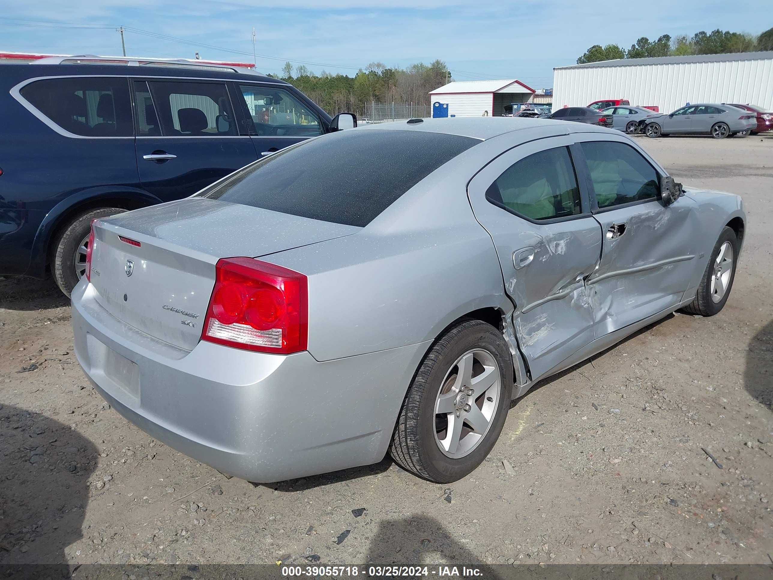 Photo 3 VIN: 2B3CA3CV2AH299668 - DODGE CHARGER 