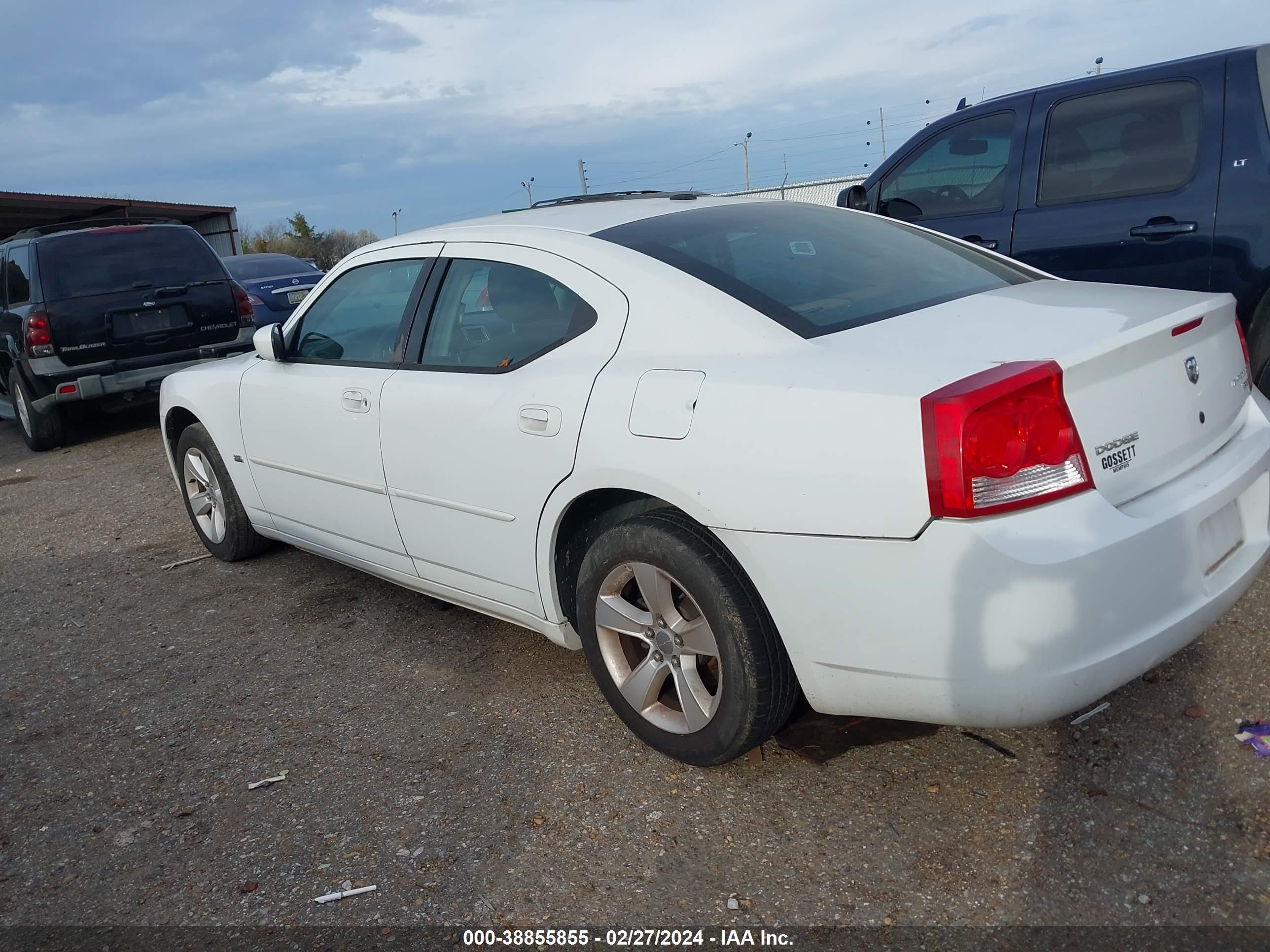 Photo 2 VIN: 2B3CA3CV3AH307714 - DODGE CHARGER 