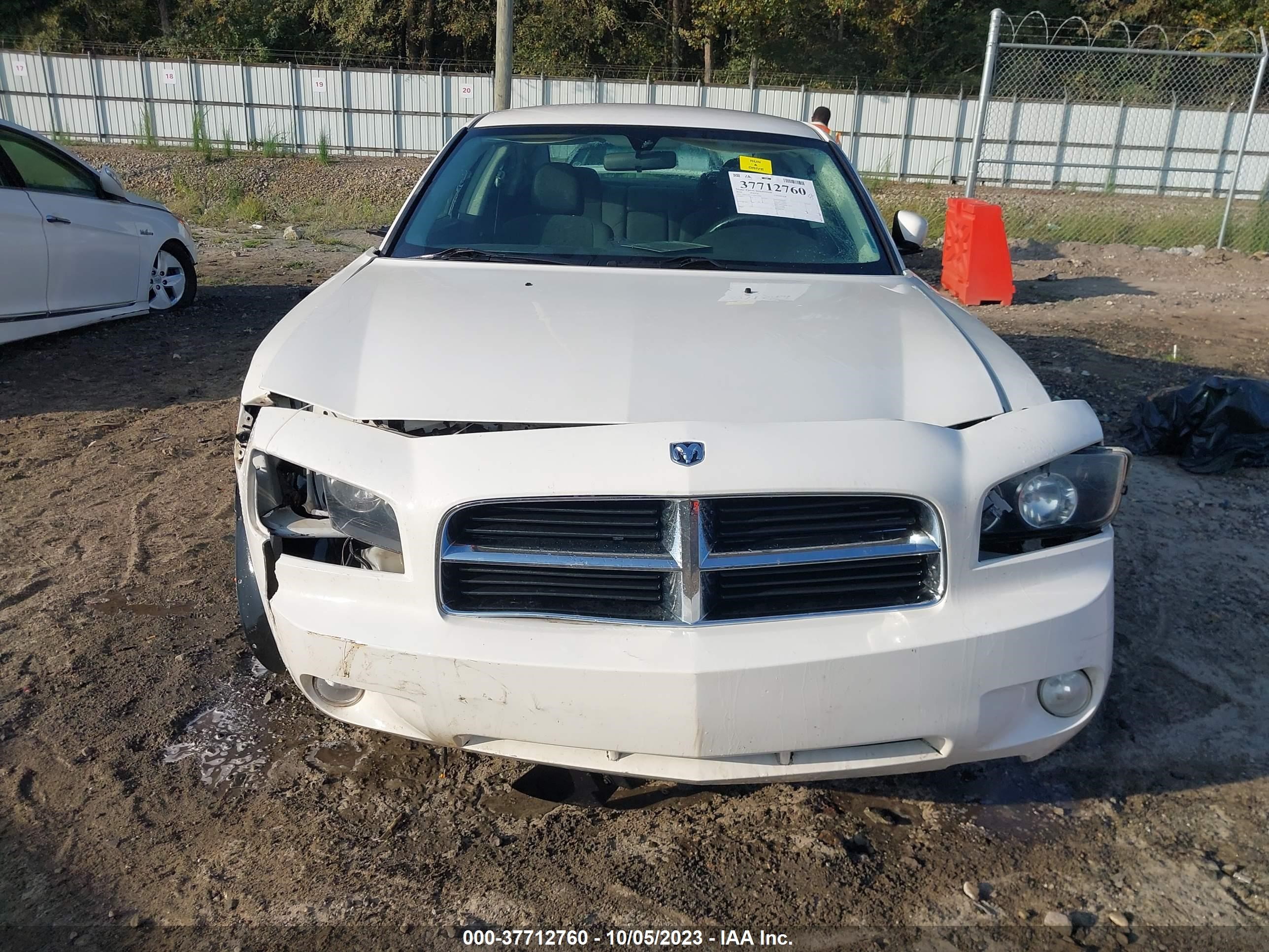 Photo 11 VIN: 2B3CA3CV5AH177046 - DODGE CHARGER 