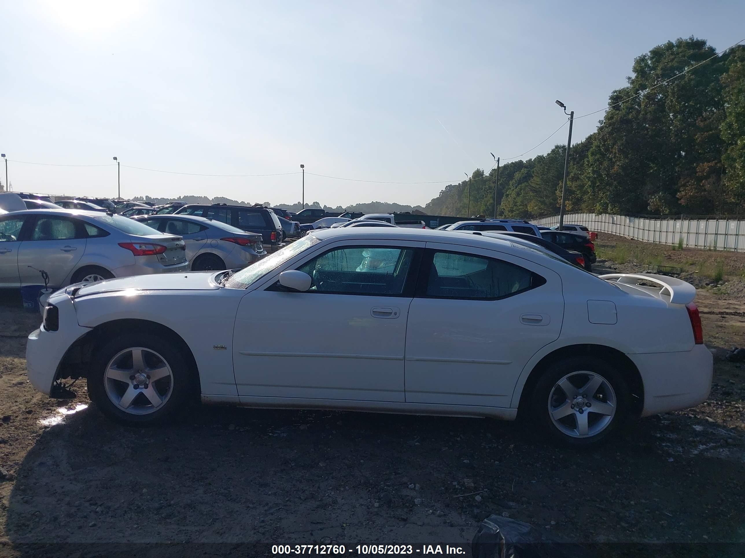 Photo 13 VIN: 2B3CA3CV5AH177046 - DODGE CHARGER 