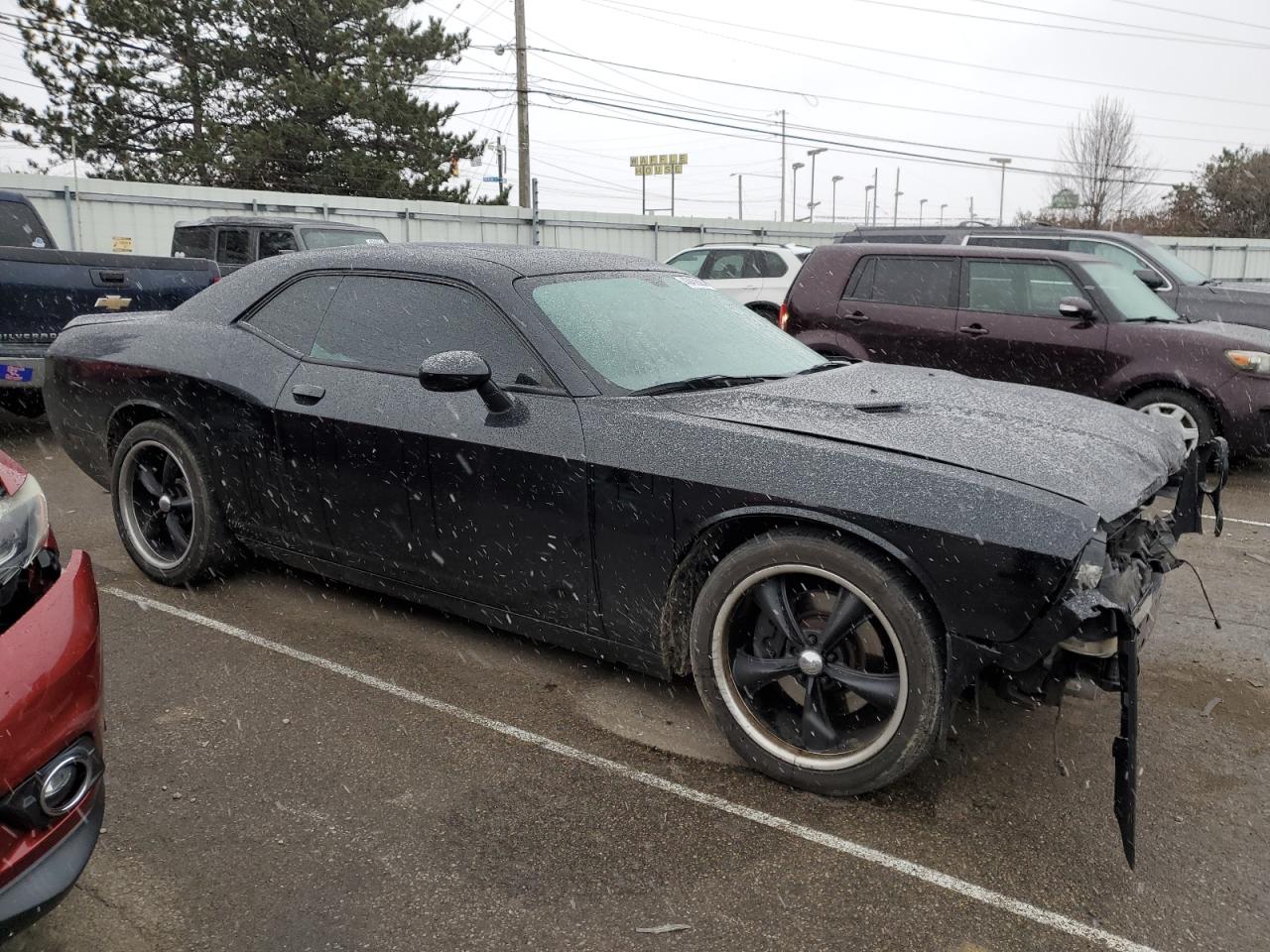 Photo 3 VIN: 2B3CJ4DG0BH501768 - DODGE CHALLENGER 