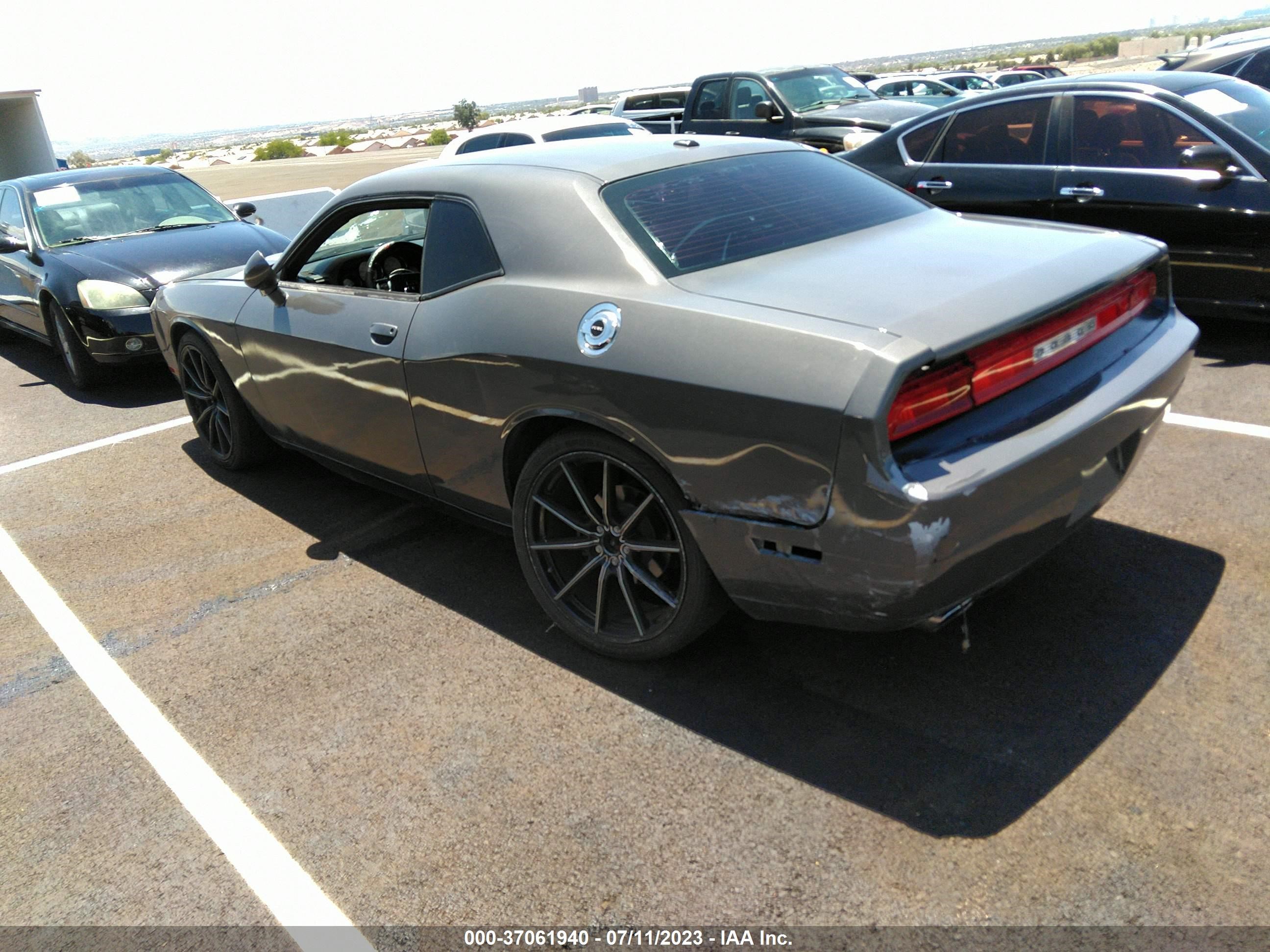 Photo 2 VIN: 2B3CJ4DG0BH503794 - DODGE CHALLENGER 