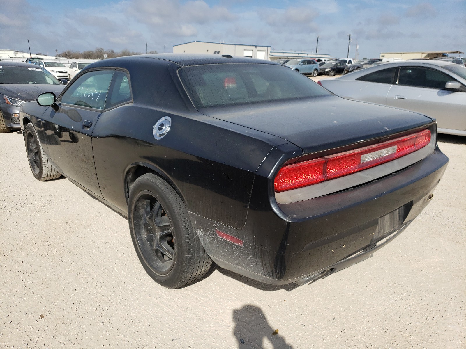 Photo 2 VIN: 2B3CJ4DG2BH510875 - DODGE CHALLENGER 