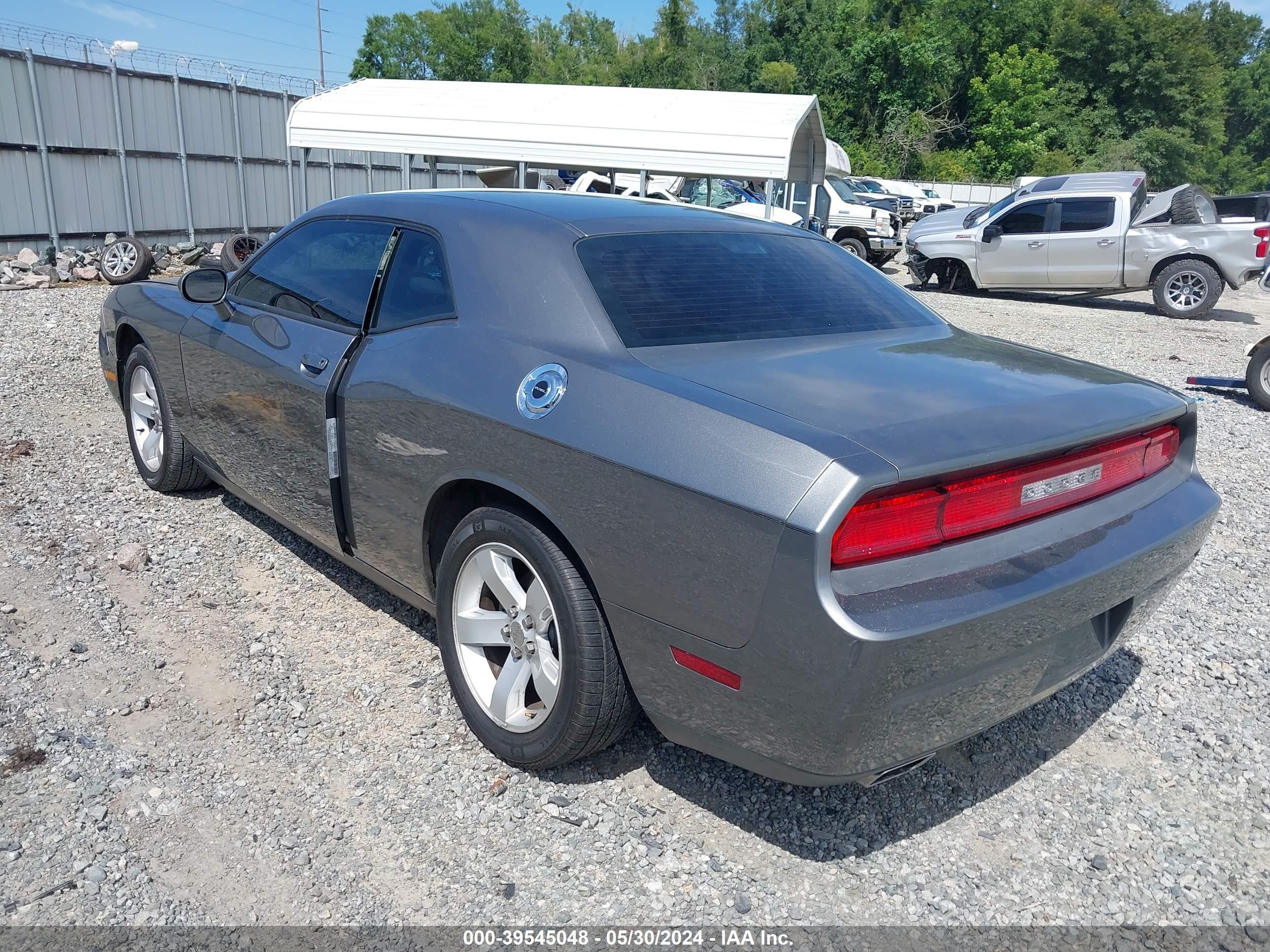 Photo 2 VIN: 2B3CJ4DG7BH596183 - DODGE CHALLENGER 