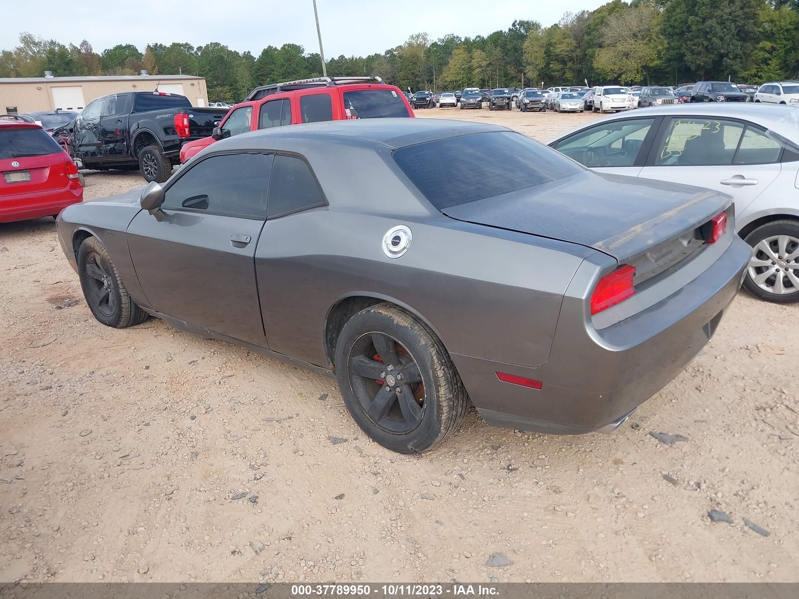 Photo 2 VIN: 2B3CJ4DGXBH596226 - DODGE CHALLENGER 