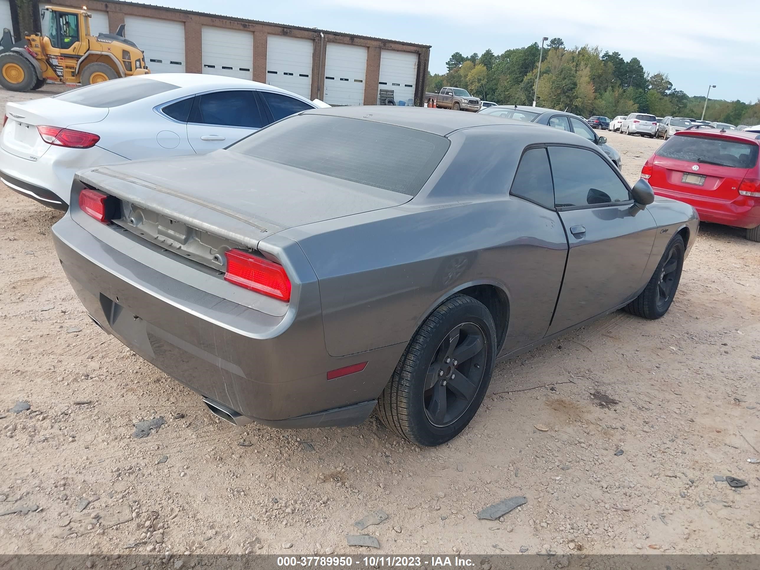 Photo 3 VIN: 2B3CJ4DGXBH596226 - DODGE CHALLENGER 