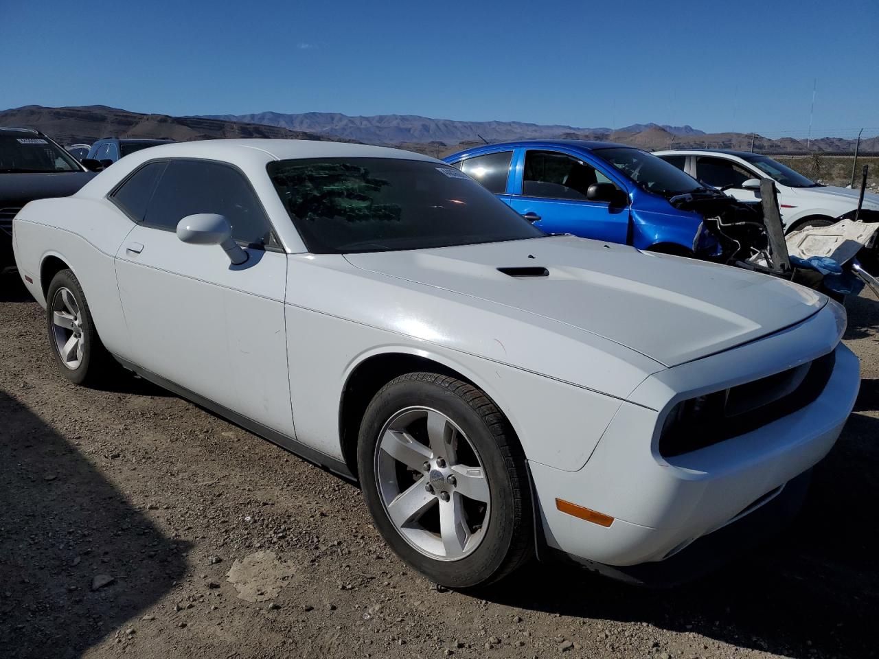 Photo 3 VIN: 2B3CJ4DGXBH596792 - DODGE CHALLENGER 