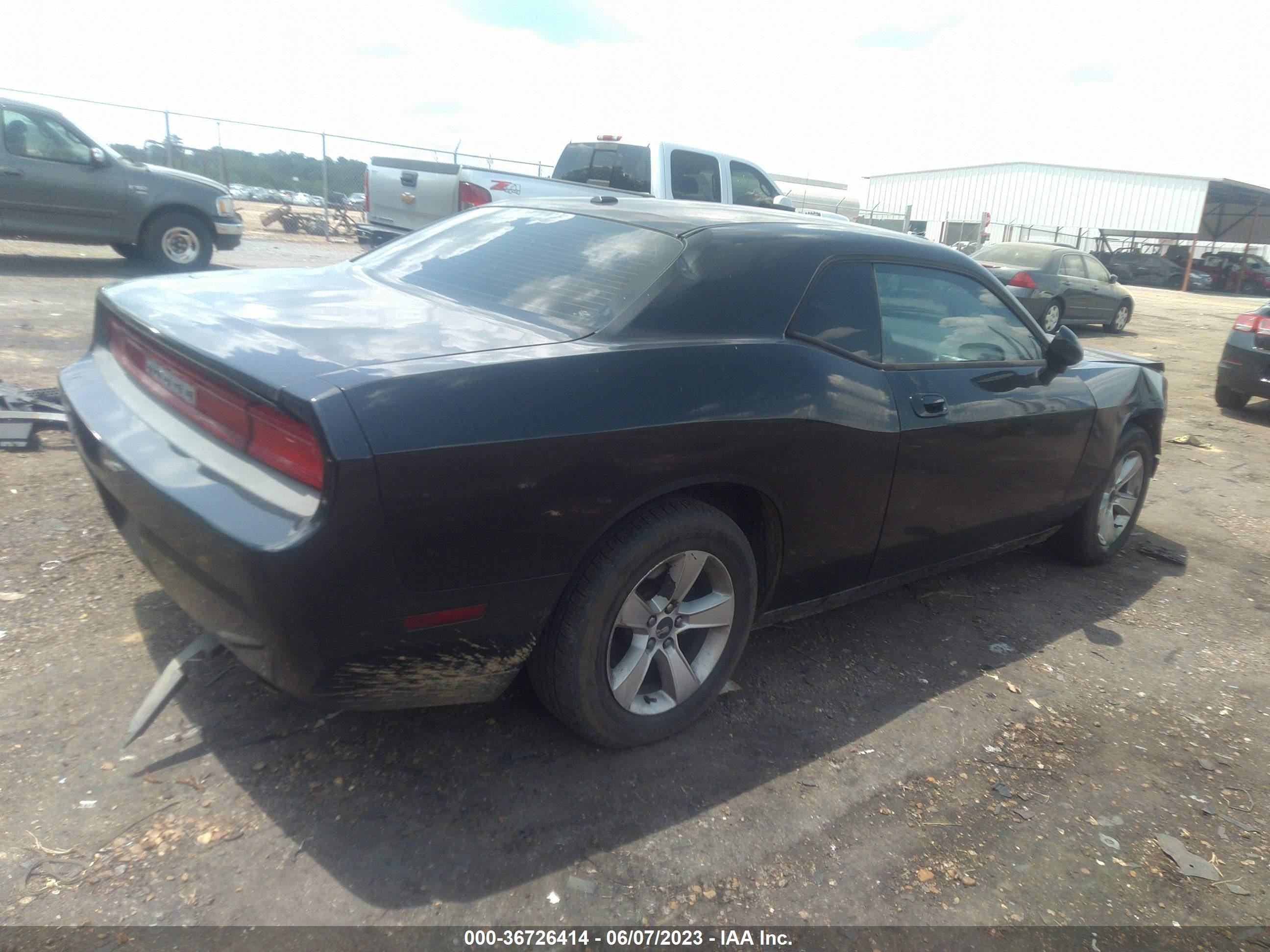 Photo 3 VIN: 2B3CJ4DV0AH229767 - DODGE CHALLENGER 