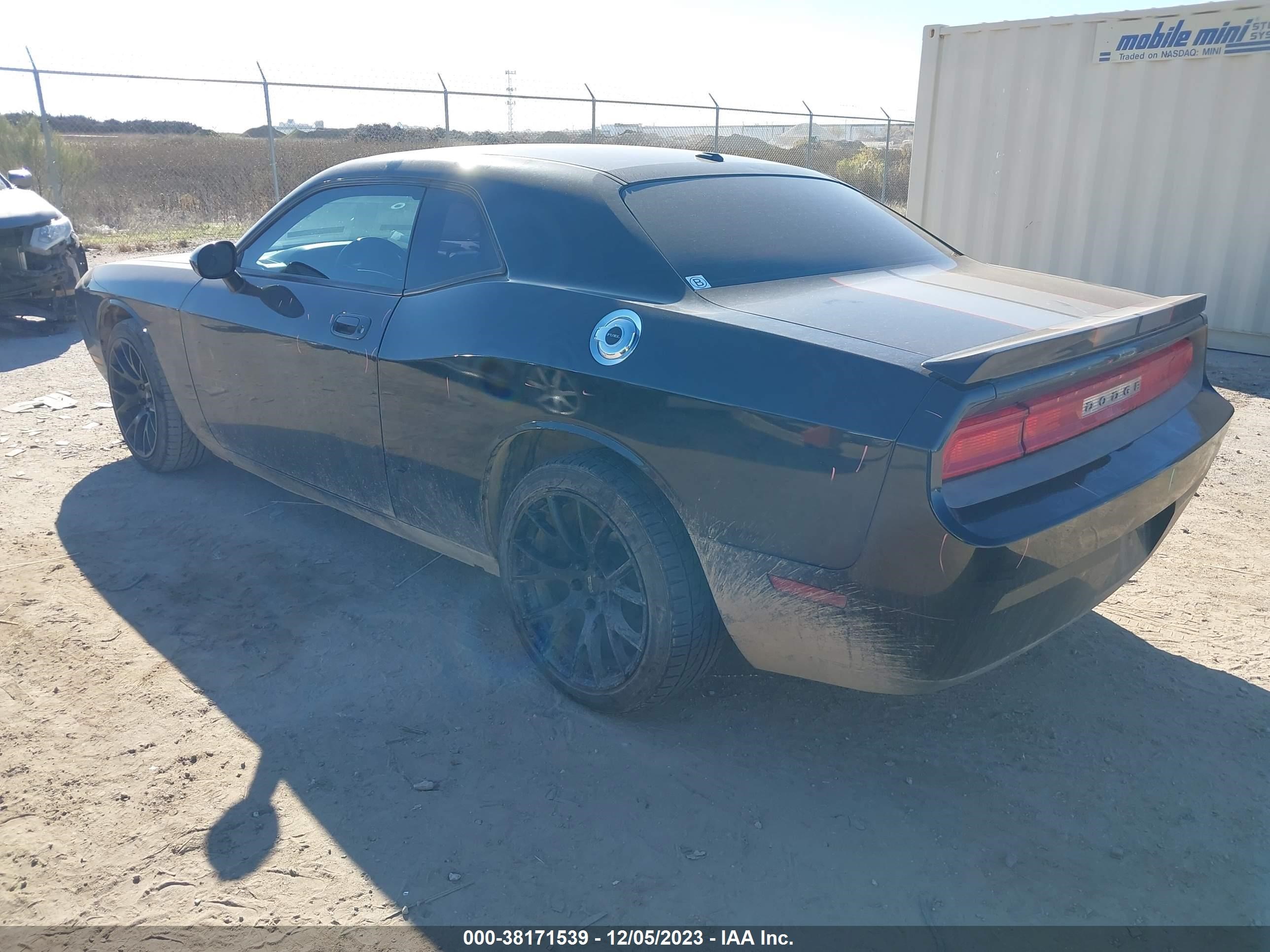 Photo 2 VIN: 2B3CJ4DVXAH289782 - DODGE CHALLENGER 