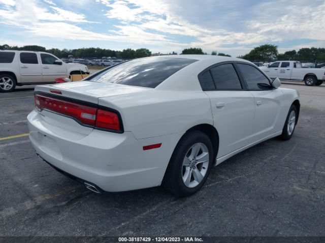 Photo 3 VIN: 2B3CL3CG7BH556059 - DODGE CHARGER 