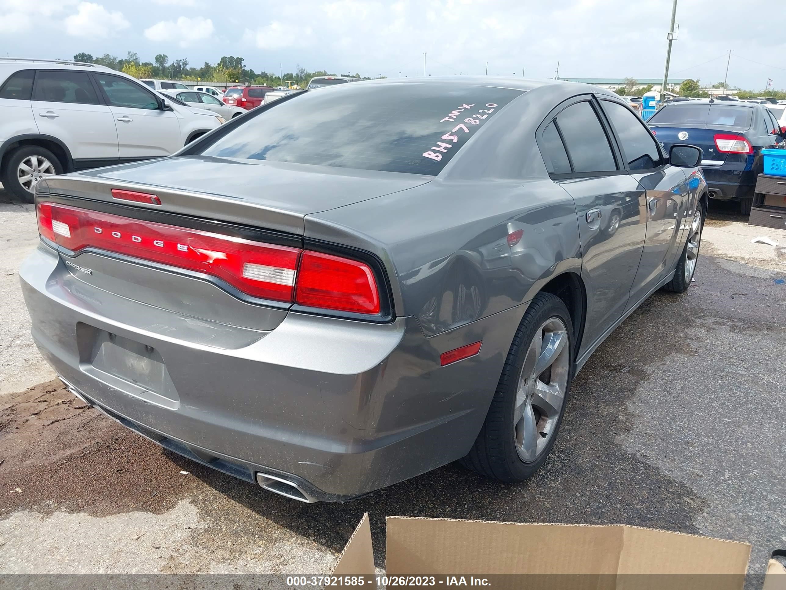 Photo 3 VIN: 2B3CL3CGXBH578220 - DODGE CHARGER 