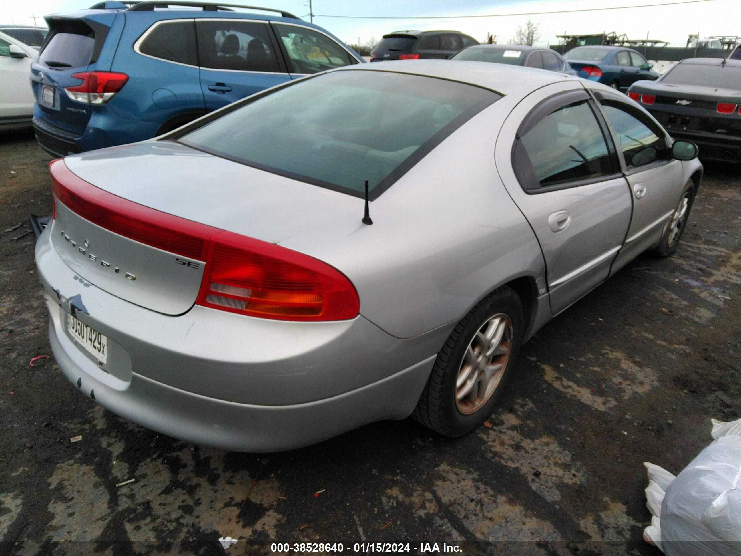 Photo 3 VIN: 2B3HD46R12H101312 - DODGE INTREPID 