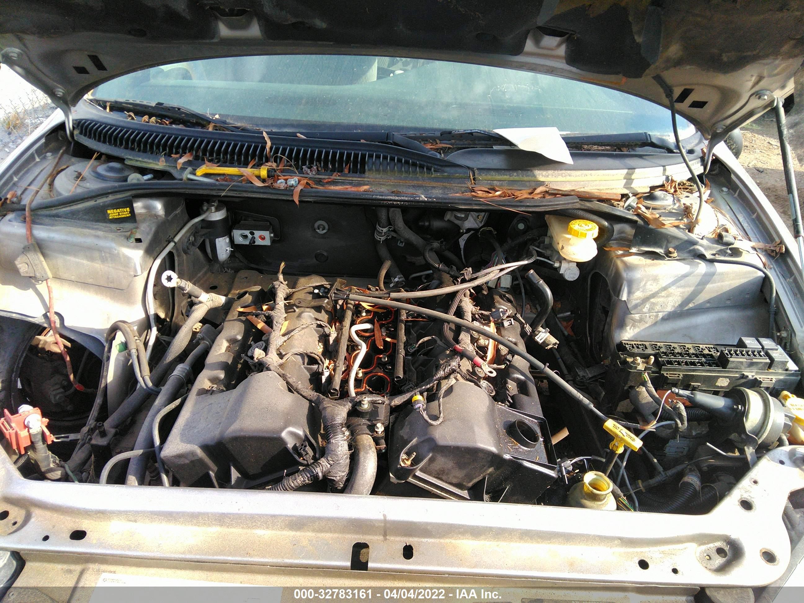 Photo 9 VIN: 2B3HD46R1WH122229 - DODGE INTREPID 