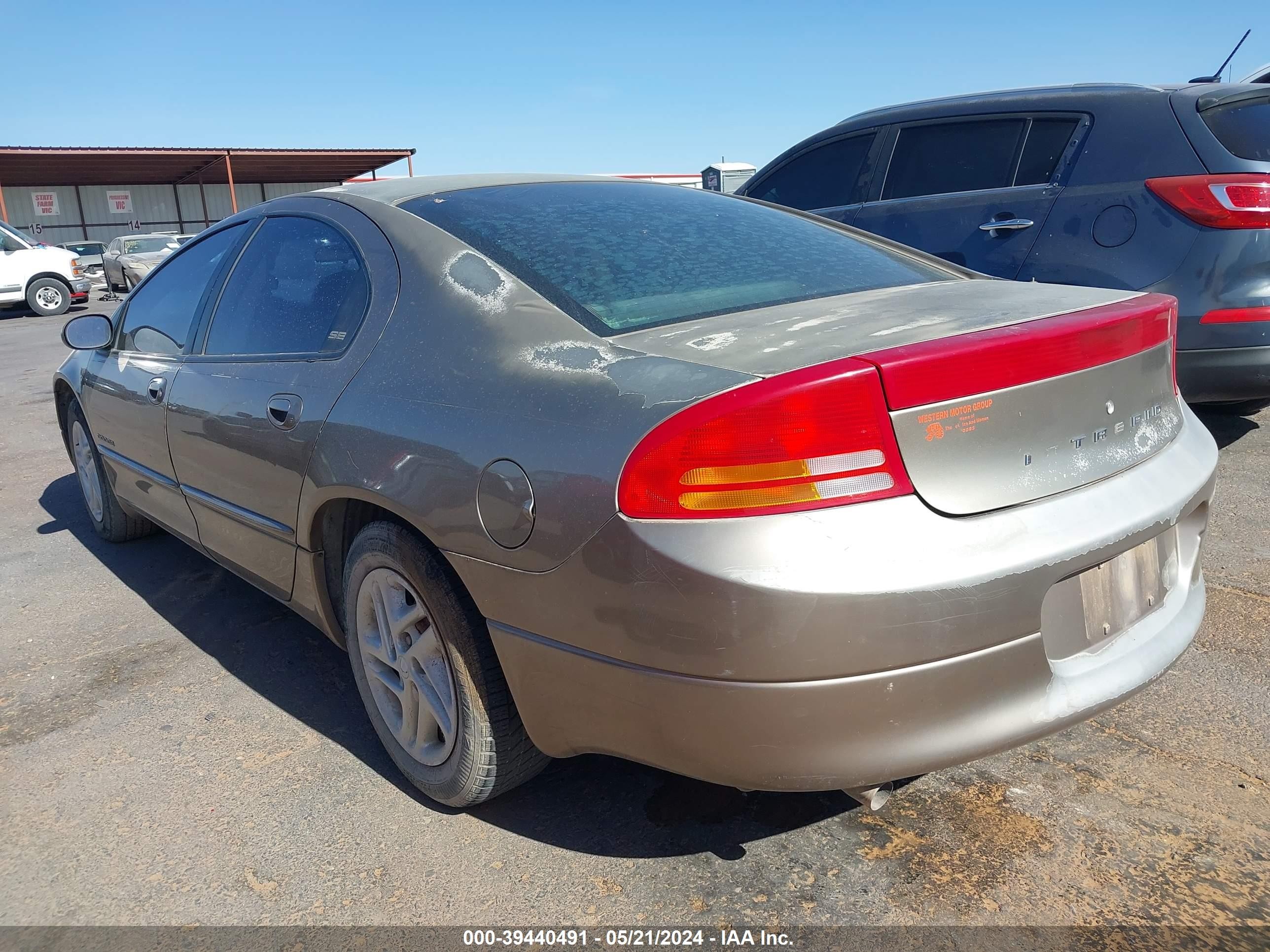 Photo 2 VIN: 2B3HD46R21H623798 - DODGE INTREPID 