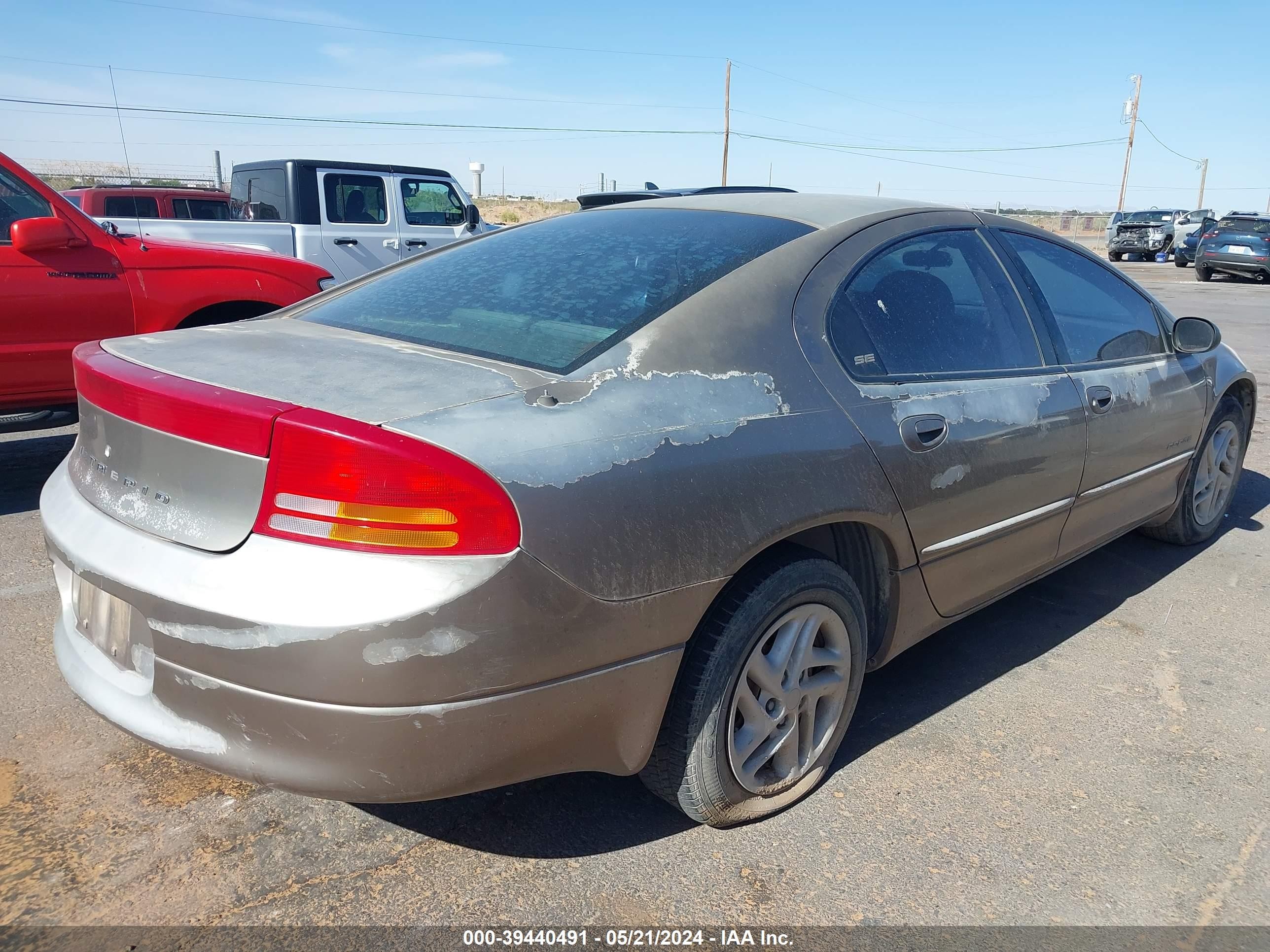 Photo 3 VIN: 2B3HD46R21H623798 - DODGE INTREPID 